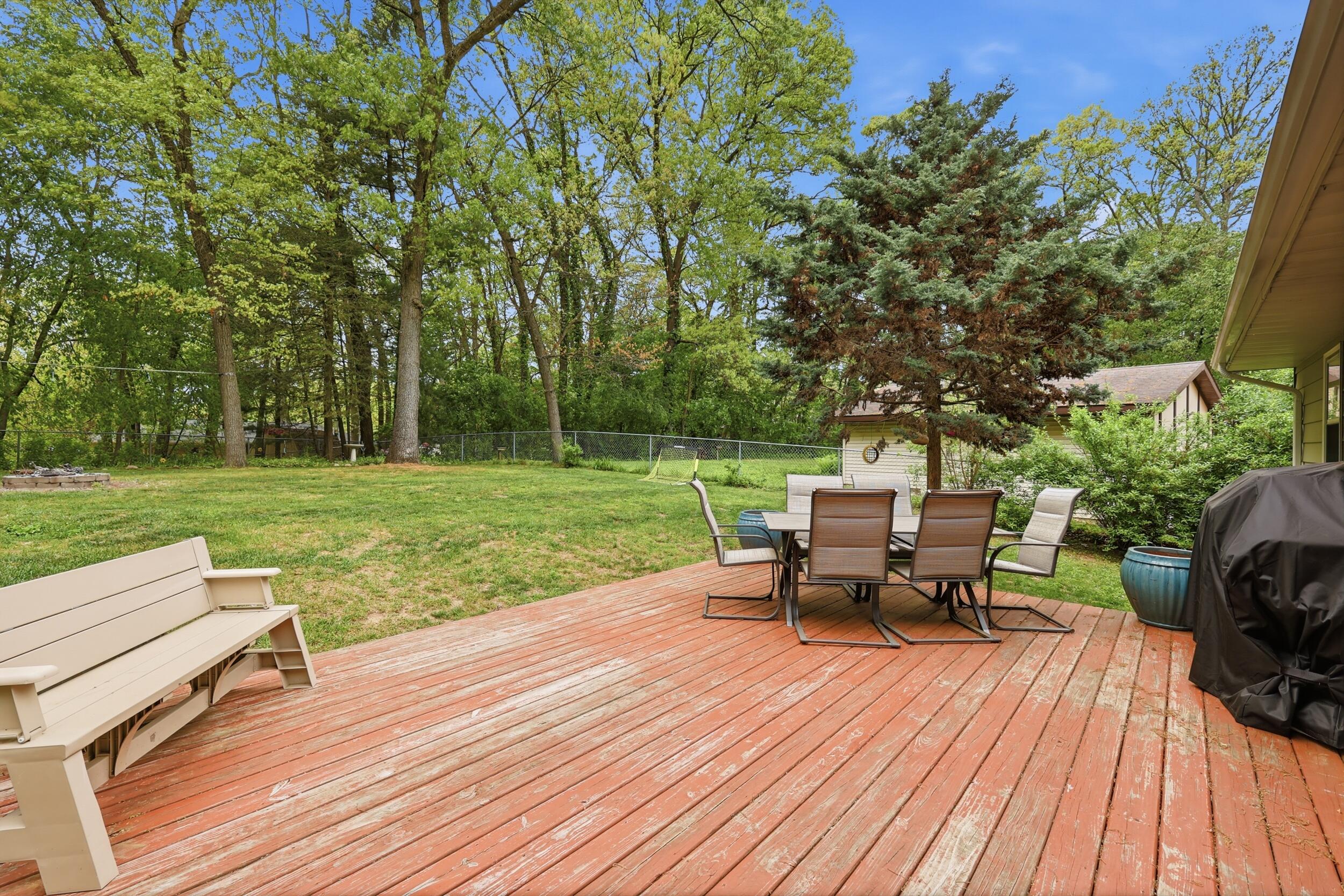 2433 Glen Valley Drive NW Grand Rapids MI 49544