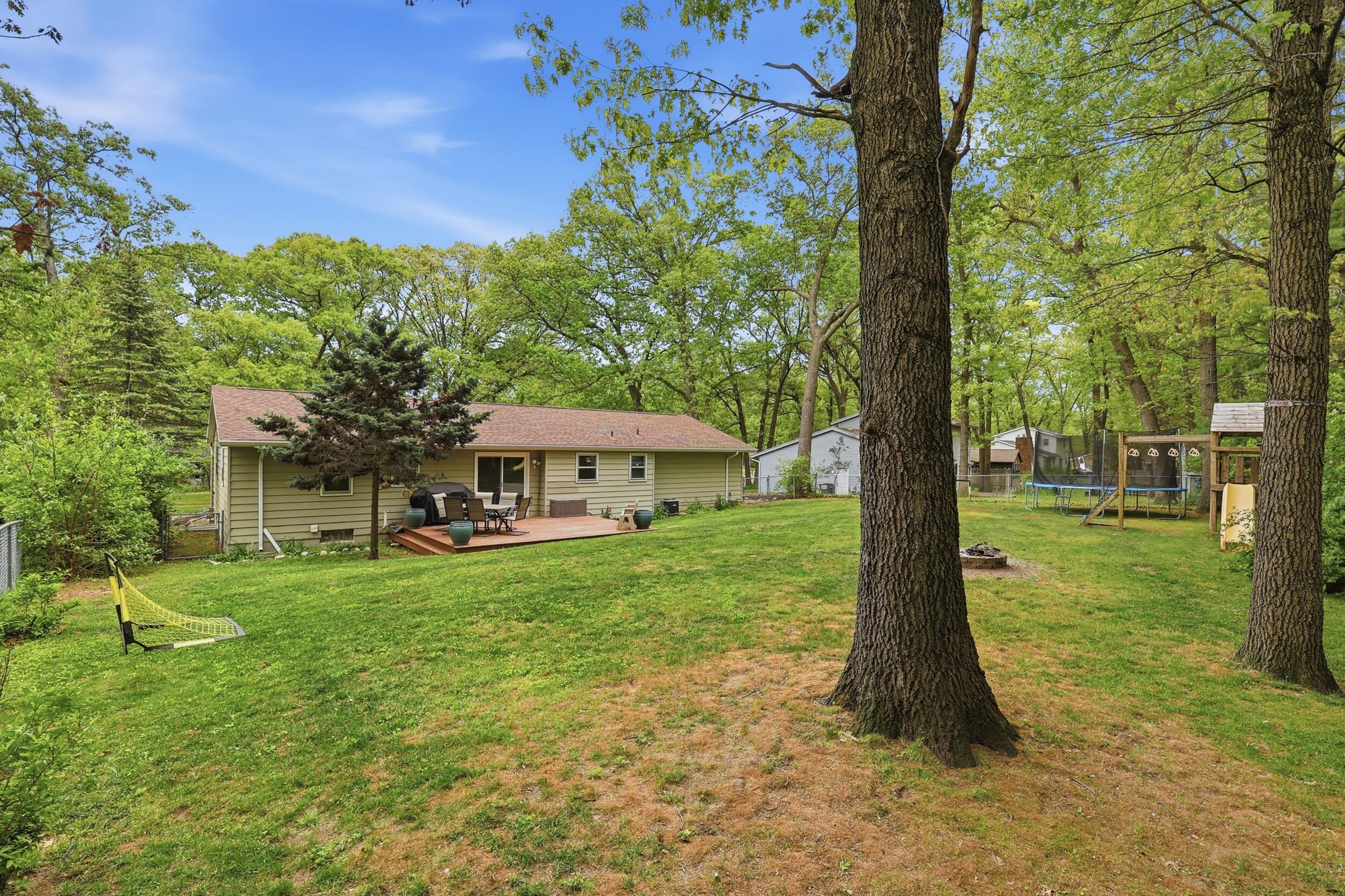 2433 Glen Valley Drive NW Grand Rapids MI 49544