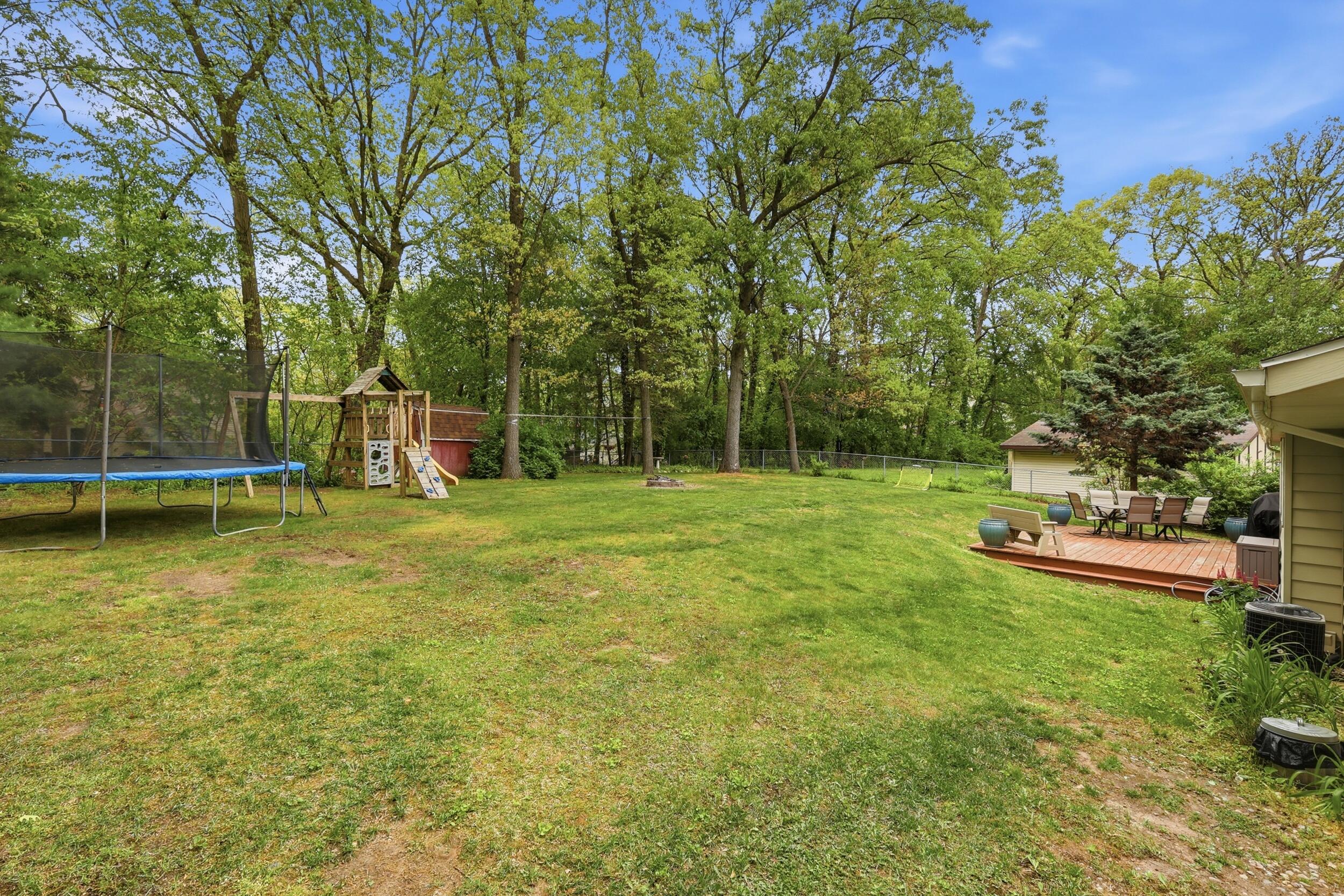 2433 Glen Valley Drive NW Grand Rapids MI 49544
