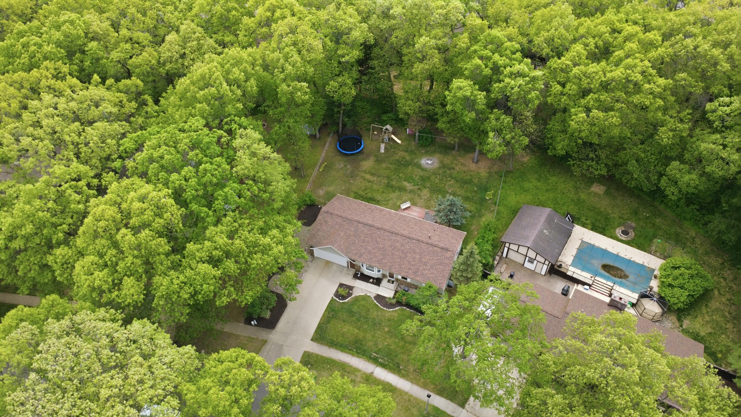 2433 Glen Valley Drive NW Grand Rapids MI 49544