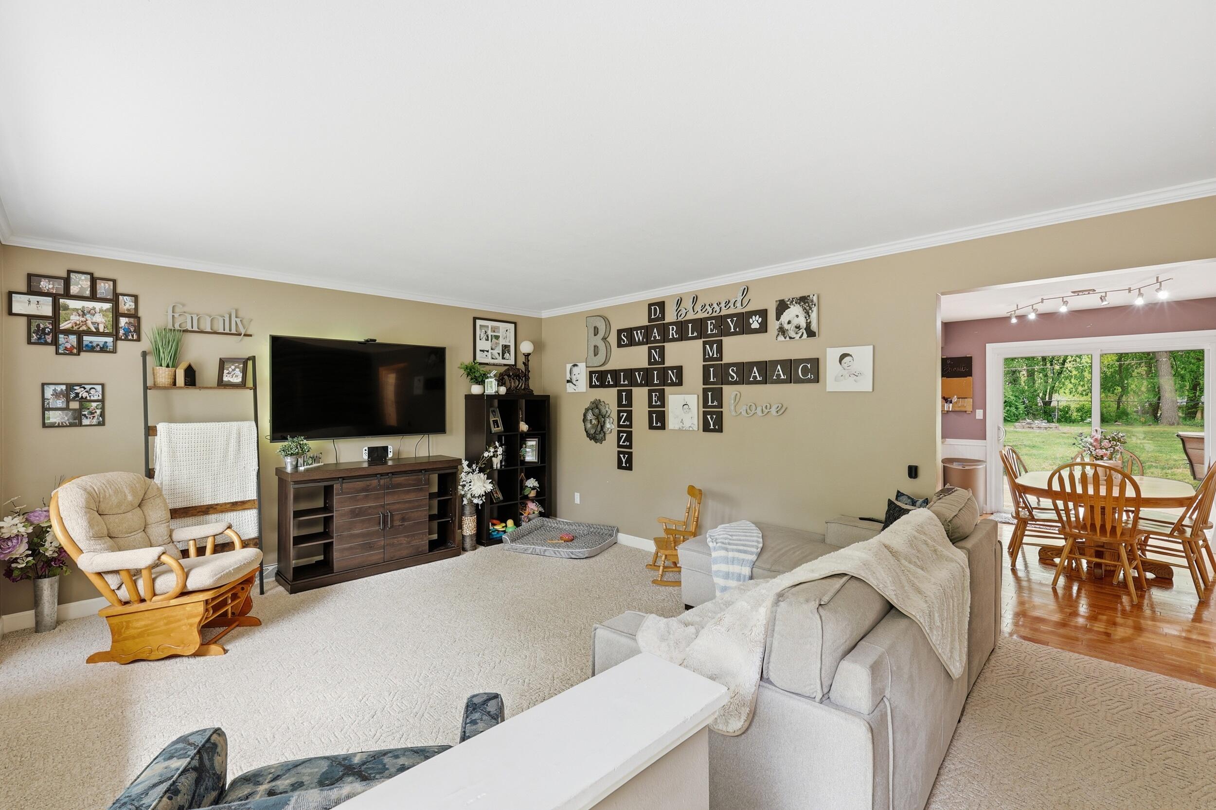 2433 Glen Valley Drive NW Grand Rapids MI 49544