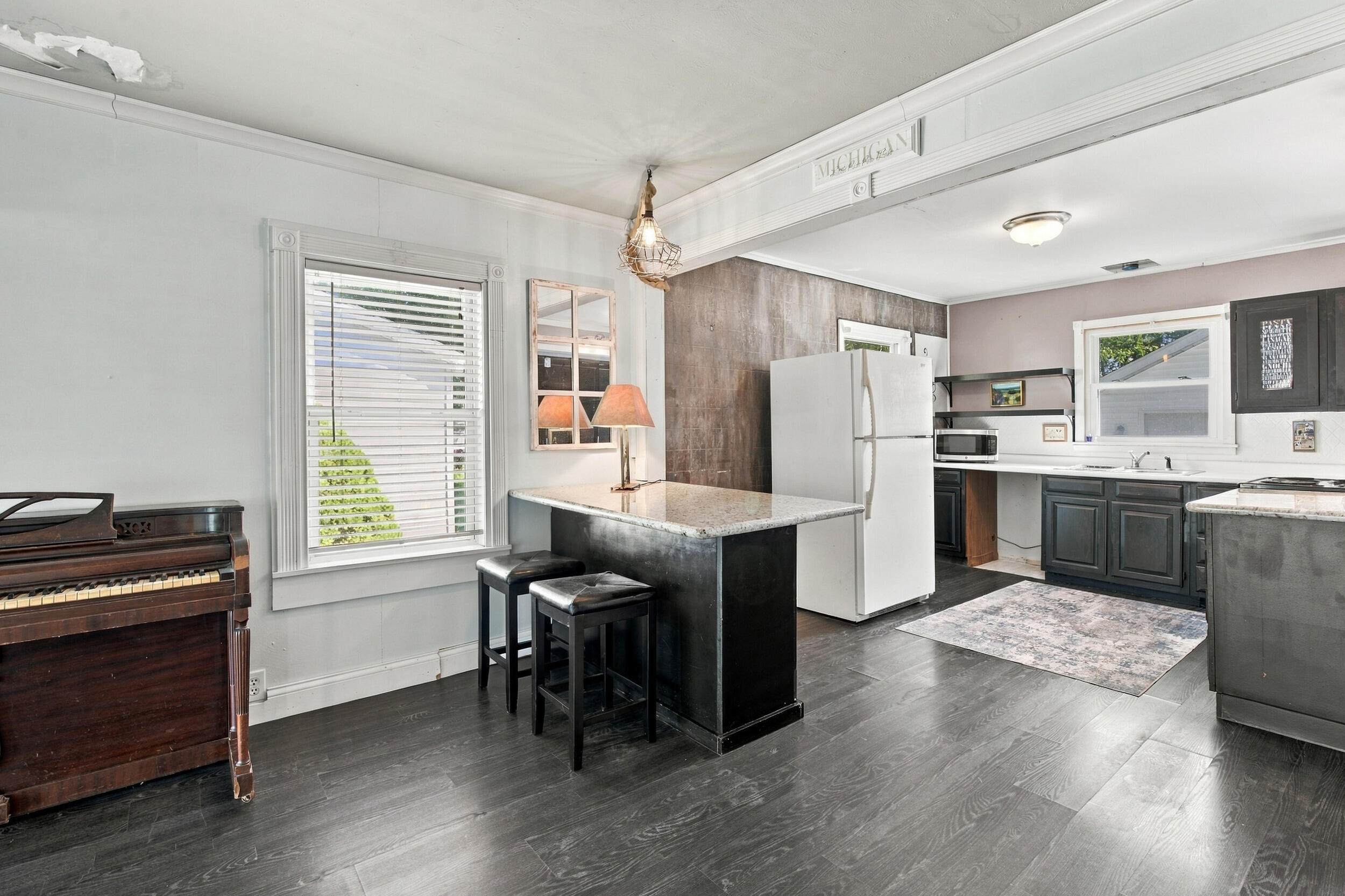 7254 Helen Coloma MI 49038