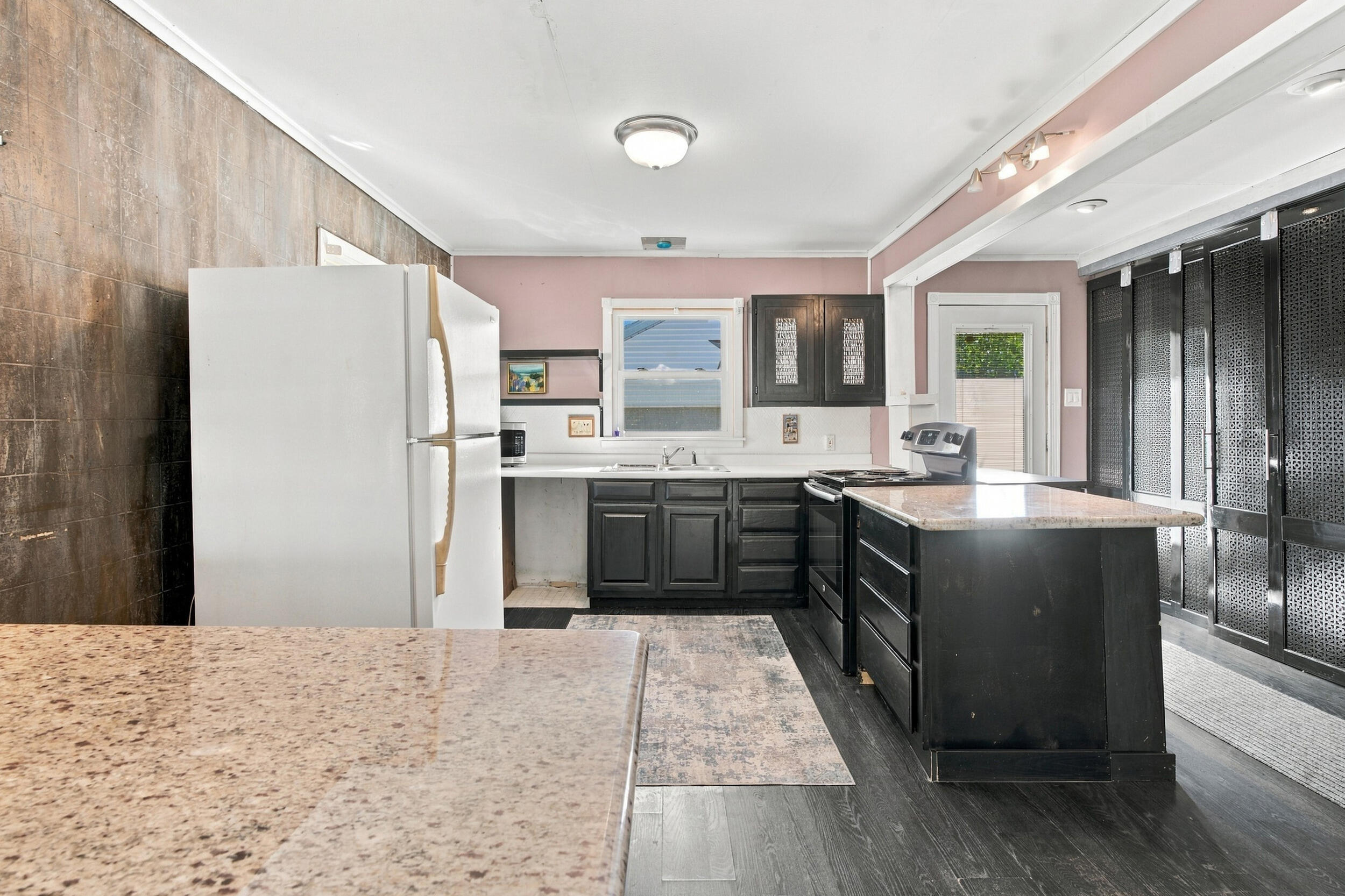 7254 Helen Coloma MI 49038
