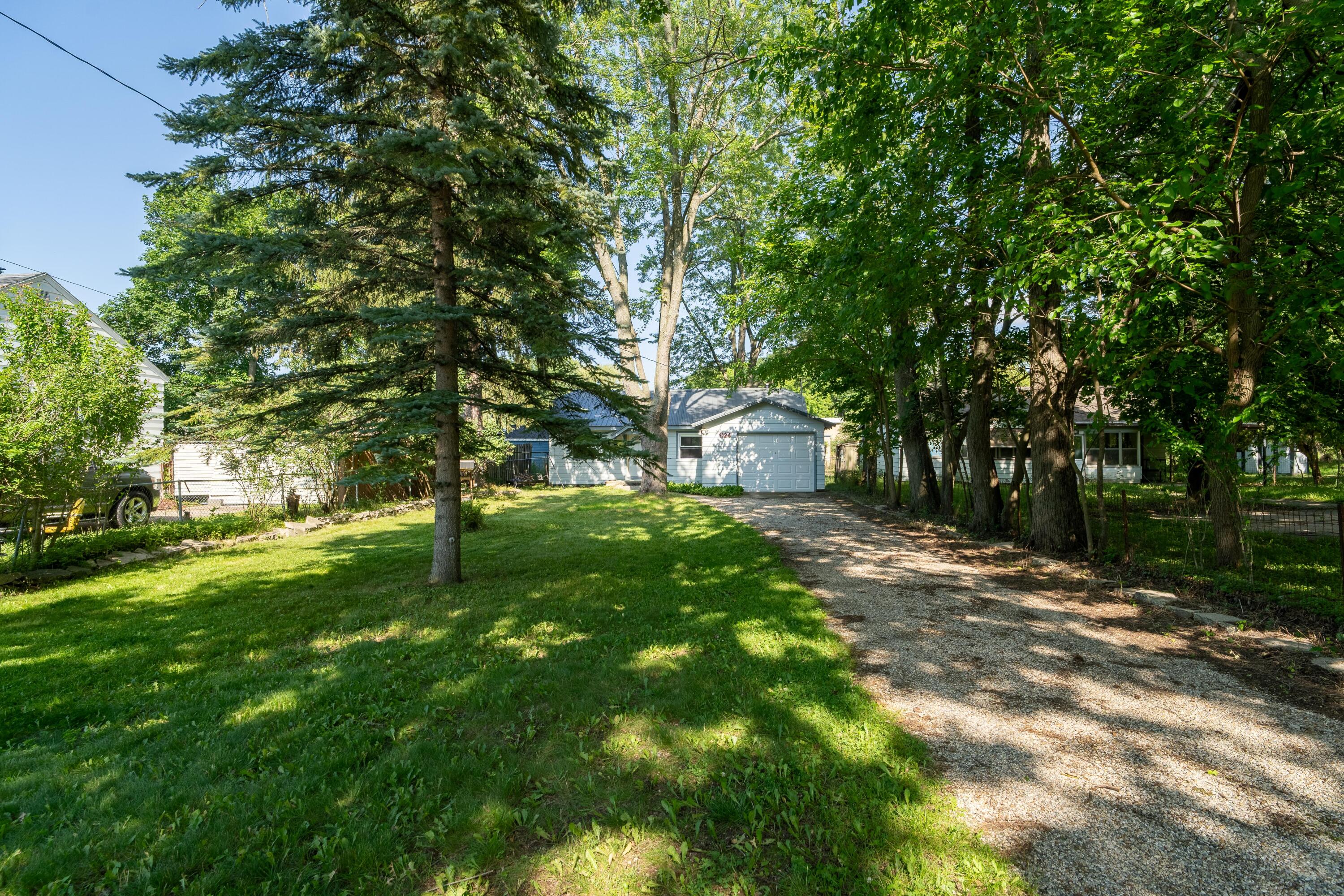 1124 Kusterer Drive NW Grand Rapids MI 49534