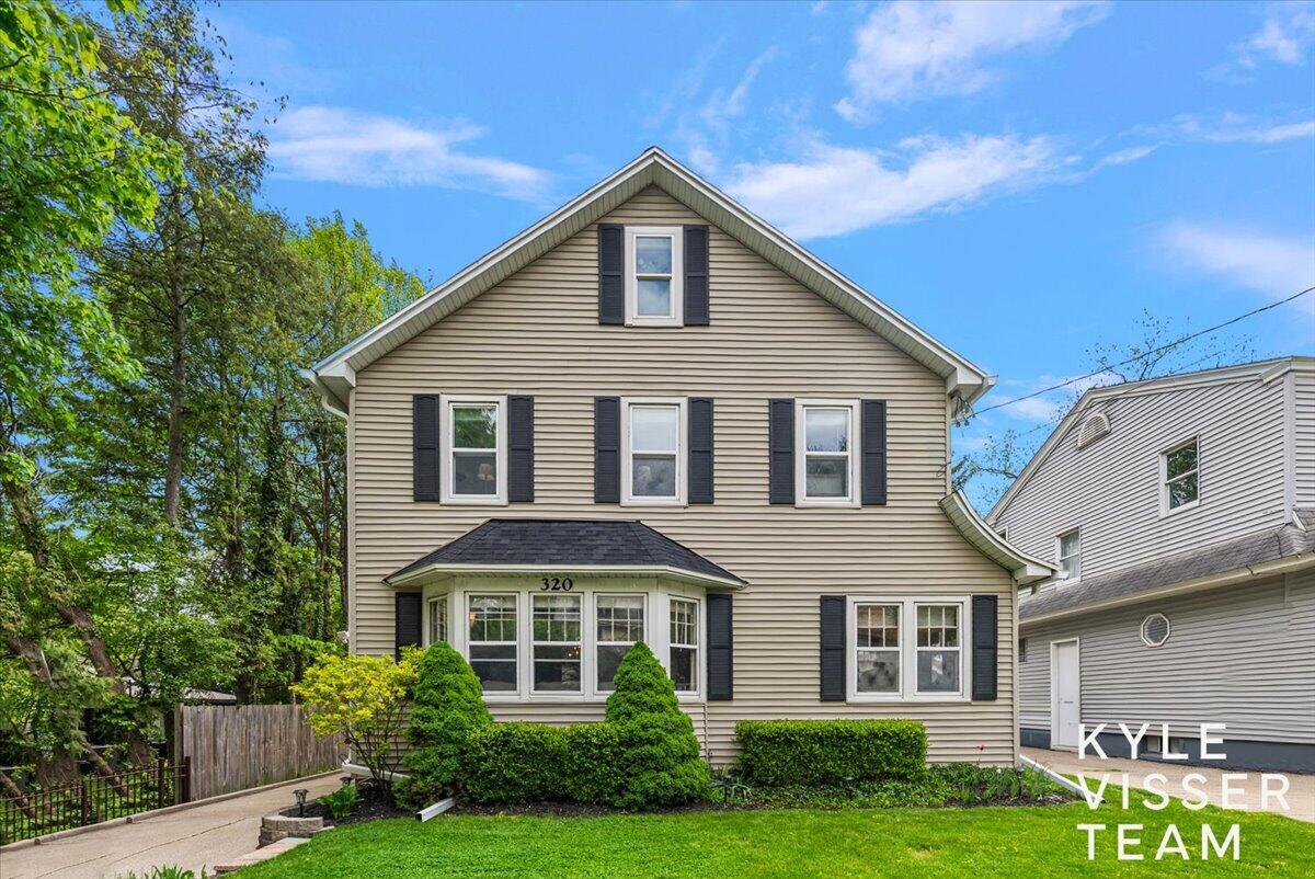 320 Gladstone Drive SE East Grand Rapids MI 49506