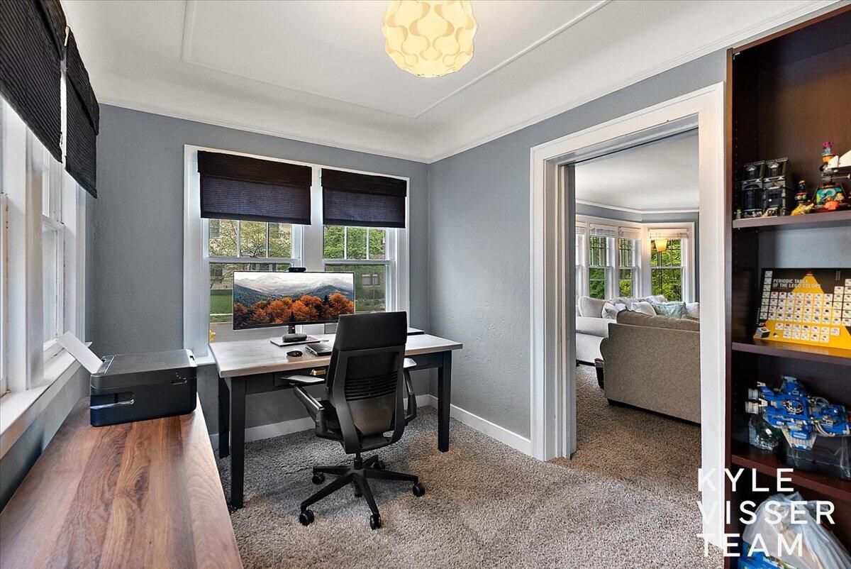 320 Gladstone Drive SE East Grand Rapids MI 49506