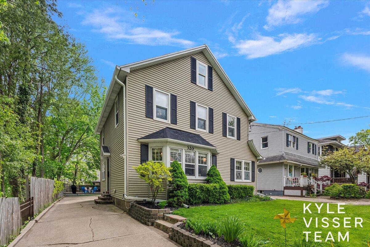 320 Gladstone Drive SE East Grand Rapids MI 49506