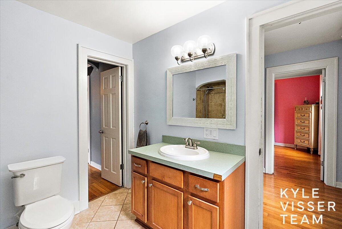 320 Gladstone Drive SE East Grand Rapids MI 49506