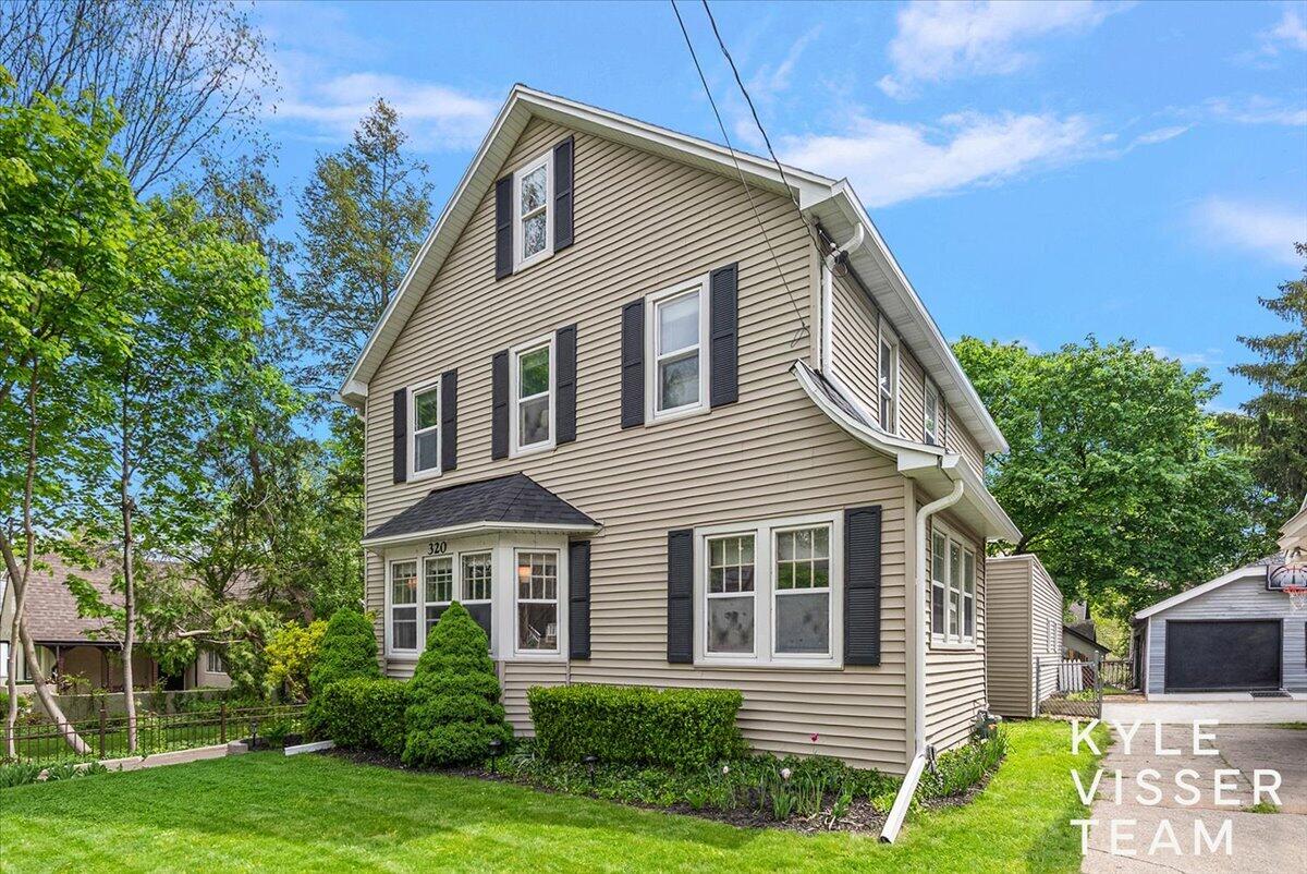 320 Gladstone Drive SE East Grand Rapids MI 49506