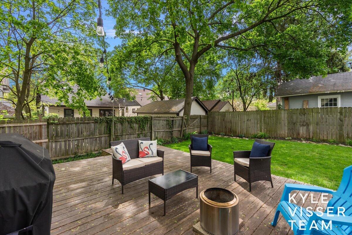 320 Gladstone Drive SE East Grand Rapids MI 49506