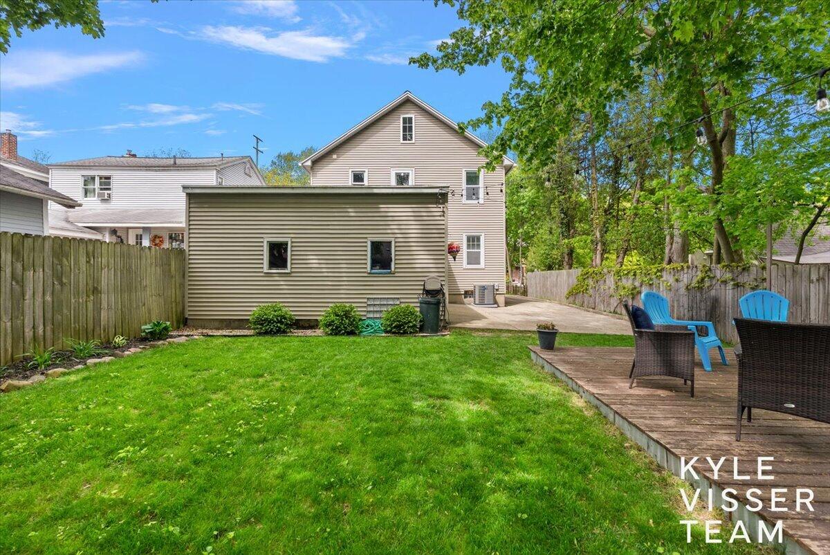 320 Gladstone Drive SE East Grand Rapids MI 49506