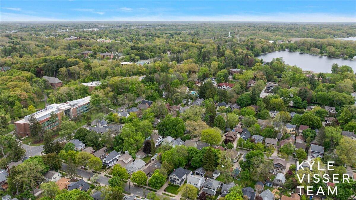 320 Gladstone Drive SE East Grand Rapids MI 49506