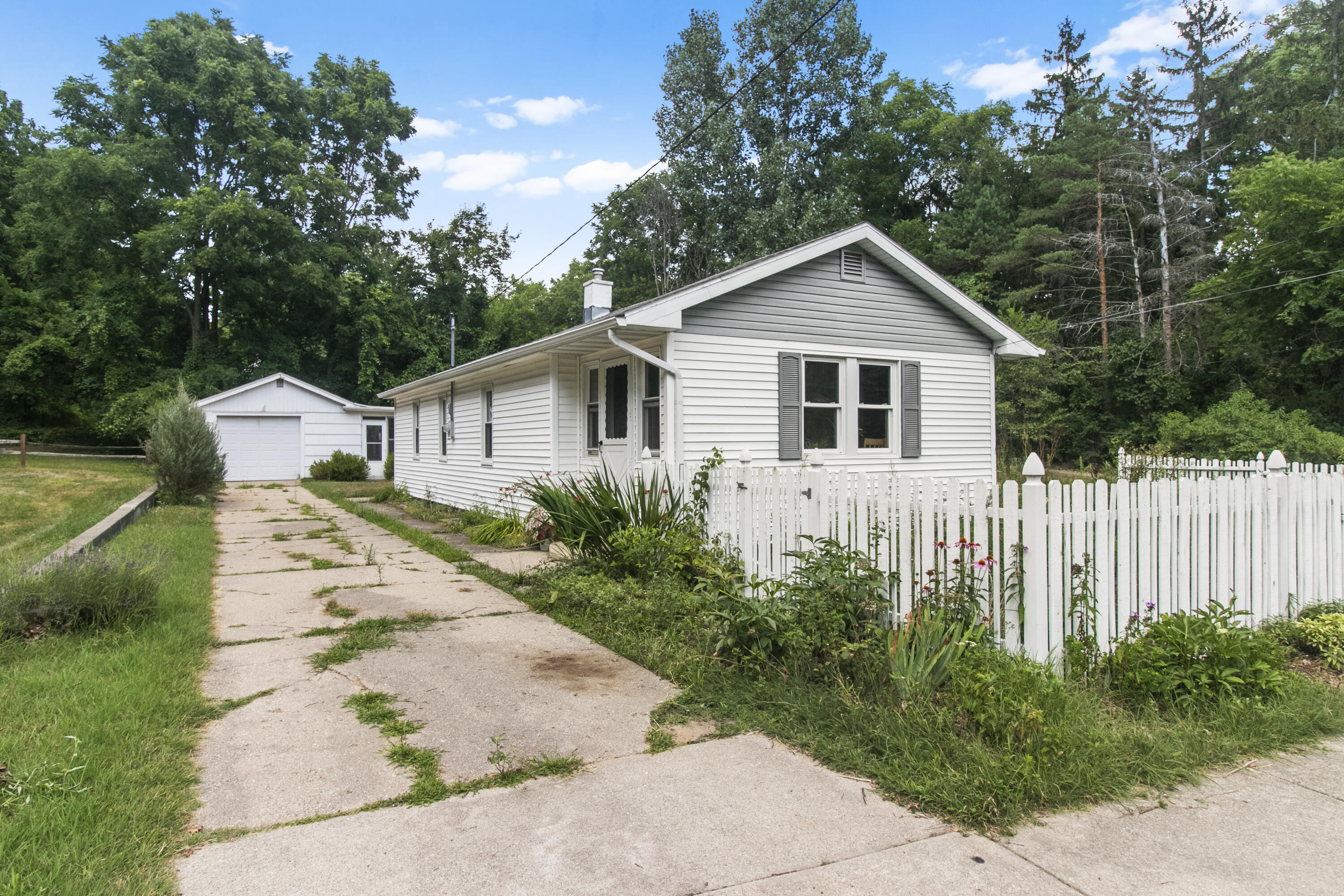 1063 Harding Street NW Grand Rapids MI 49544