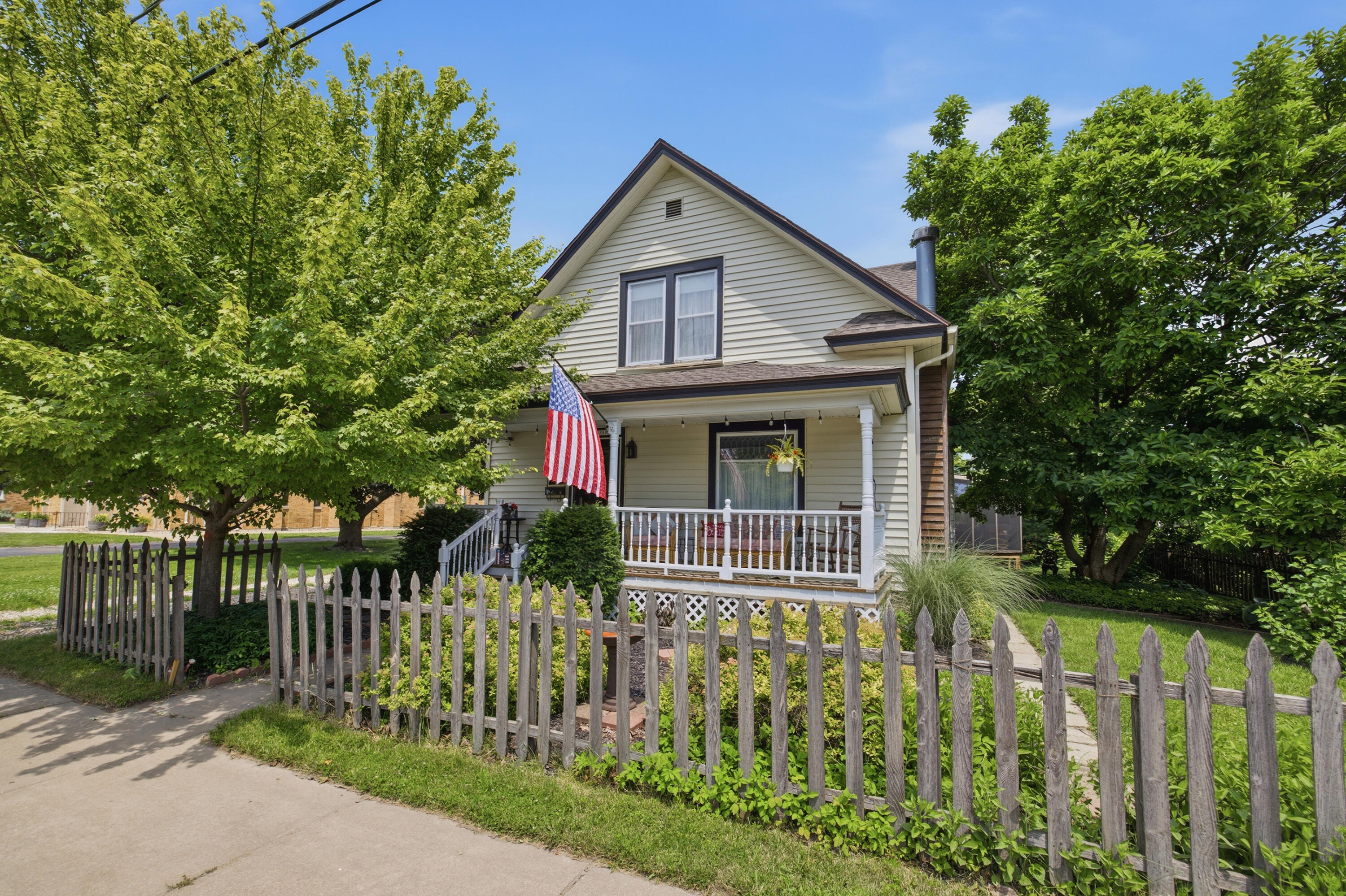 24 W Ash Street W Three Oaks MI 49128