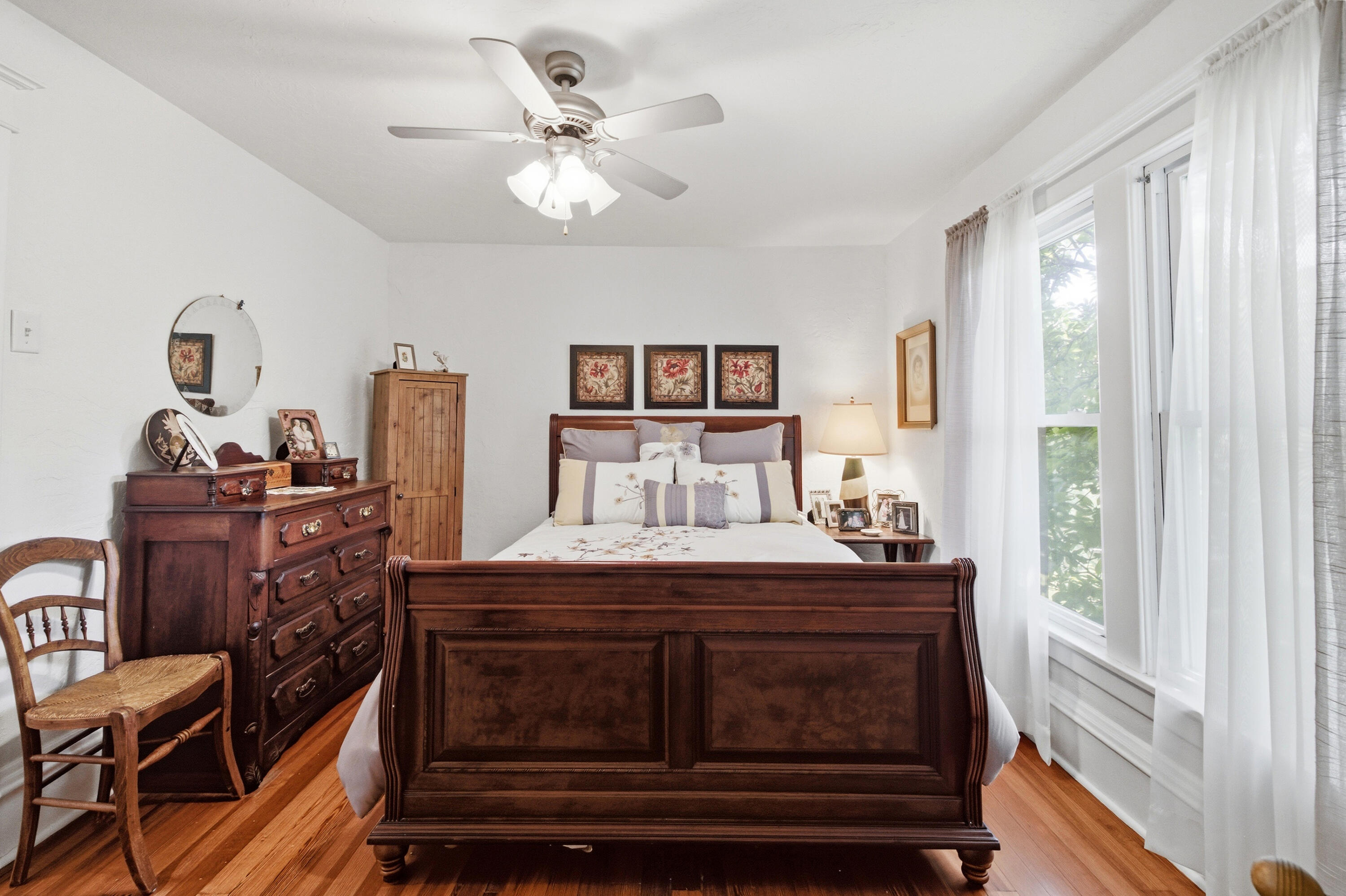 24 W Ash Street W Three Oaks MI 49128