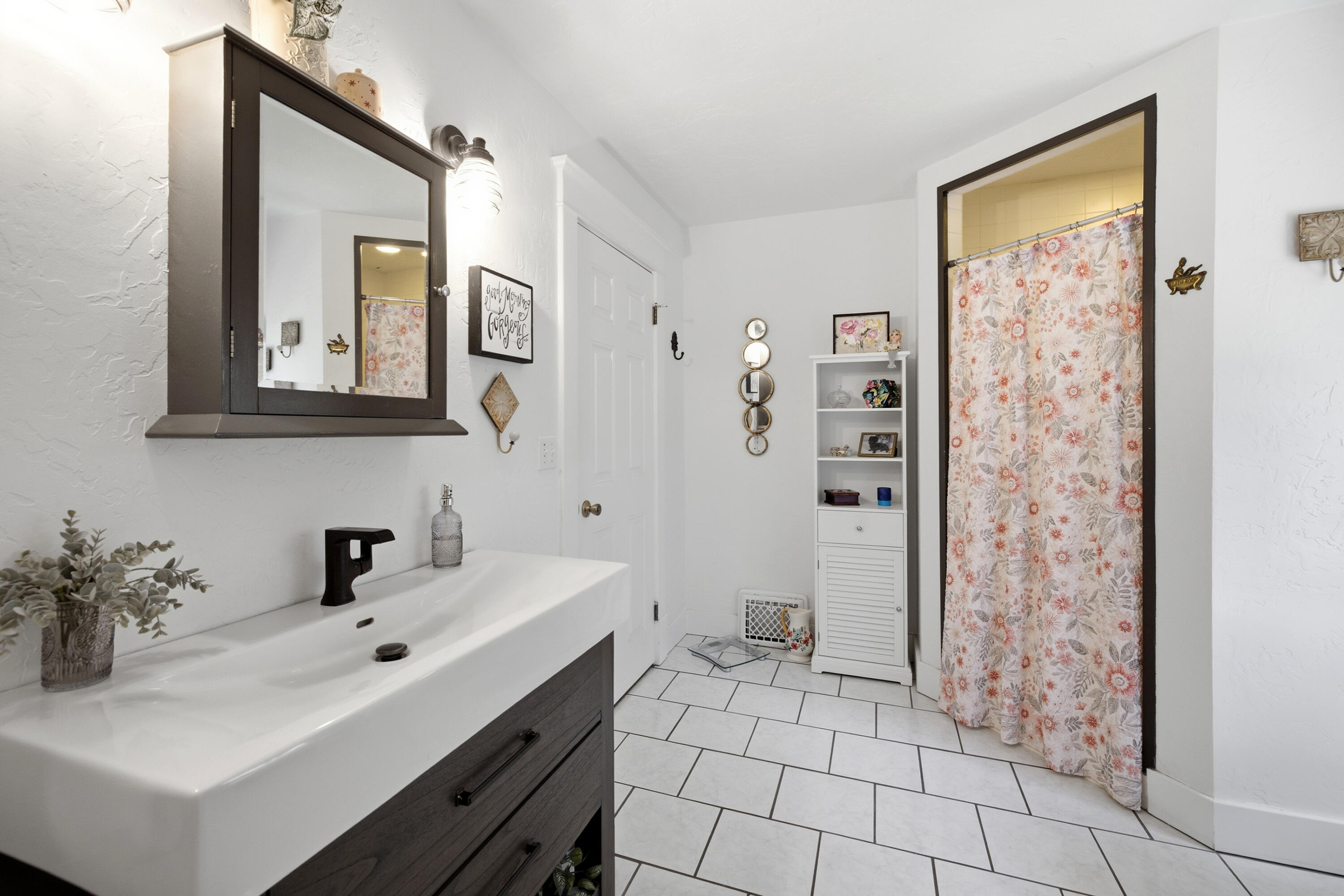 24 W Ash Street W Three Oaks MI 49128