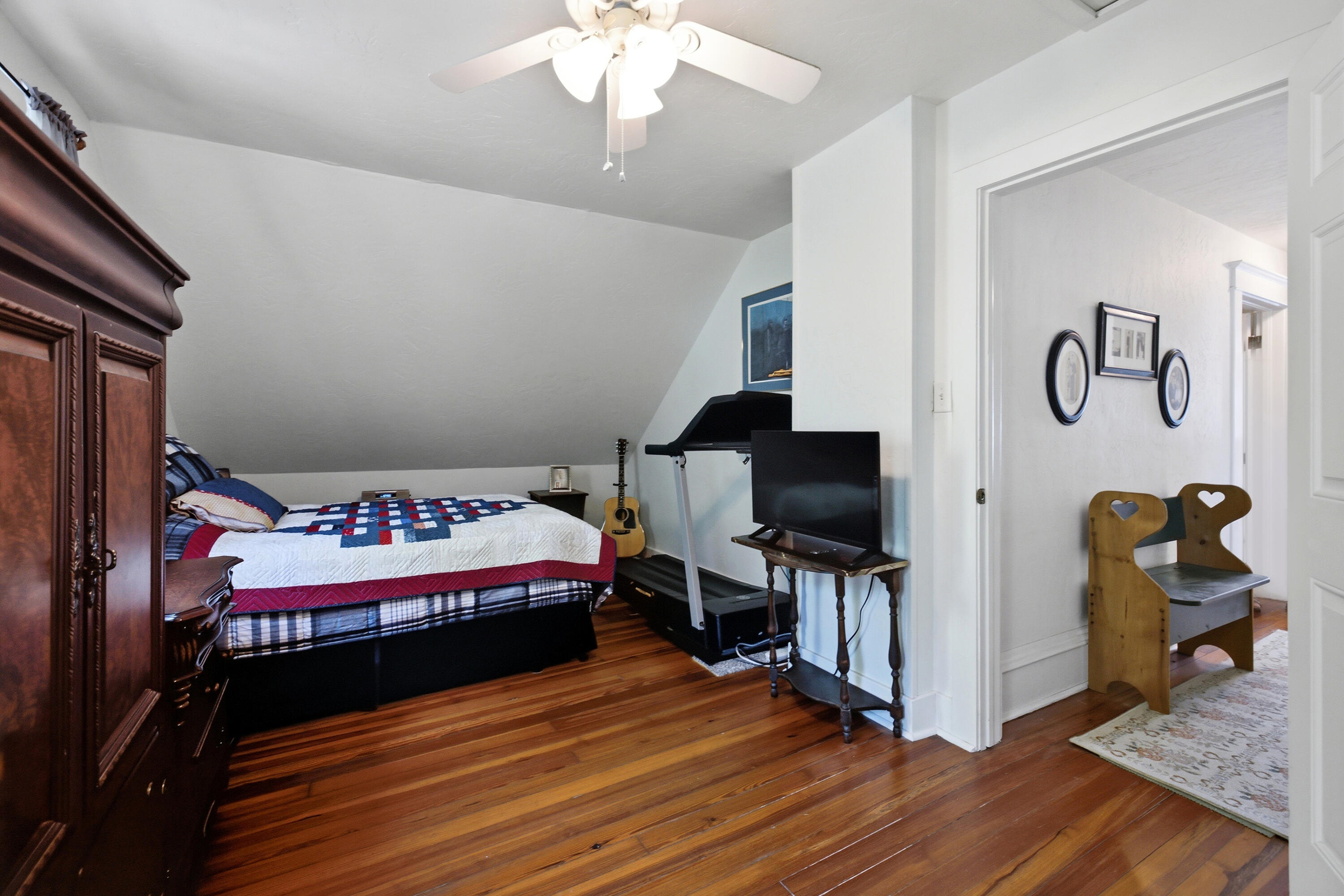 24 W Ash Street W Three Oaks MI 49128
