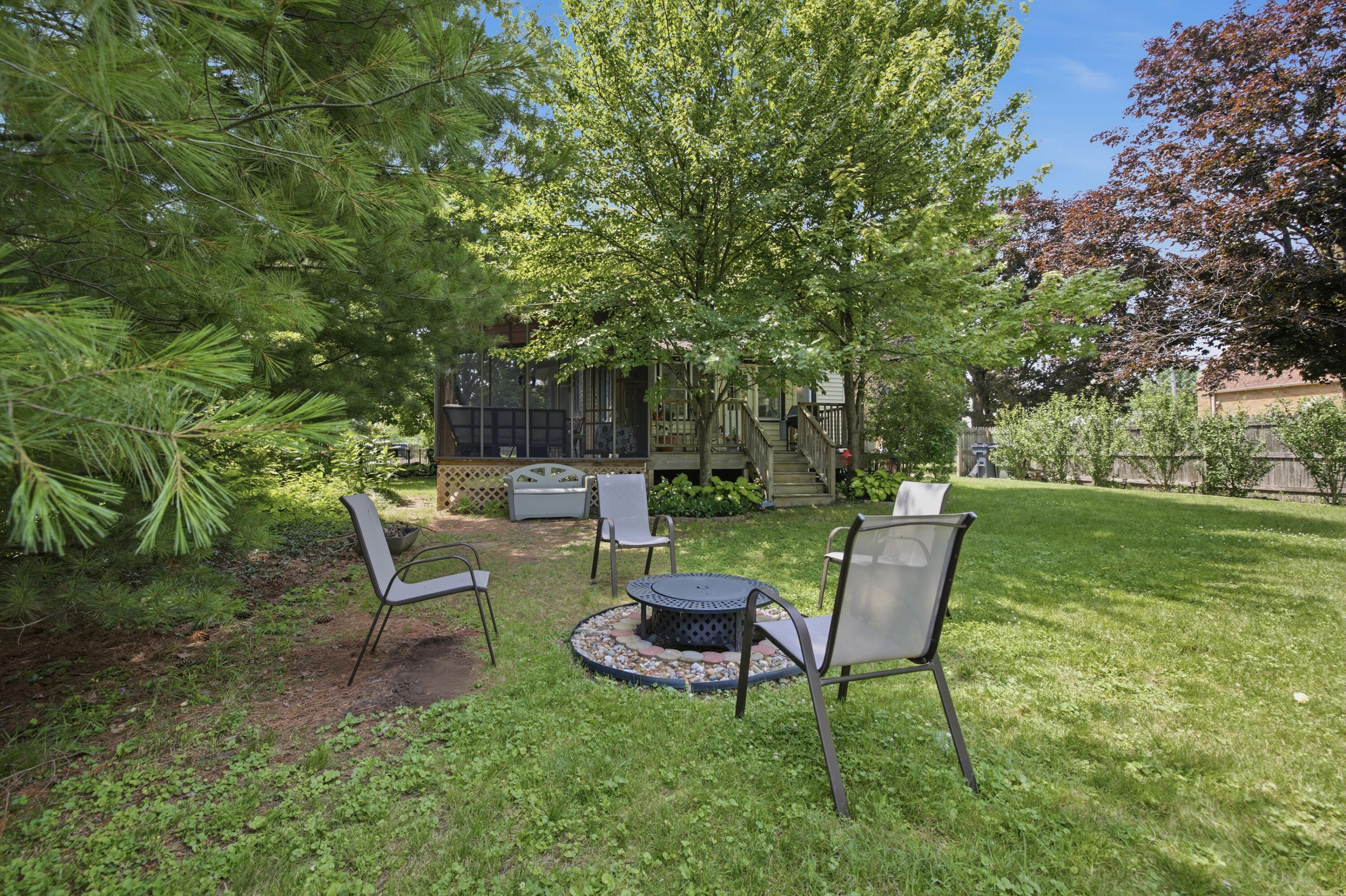 24 W Ash Street W Three Oaks MI 49128