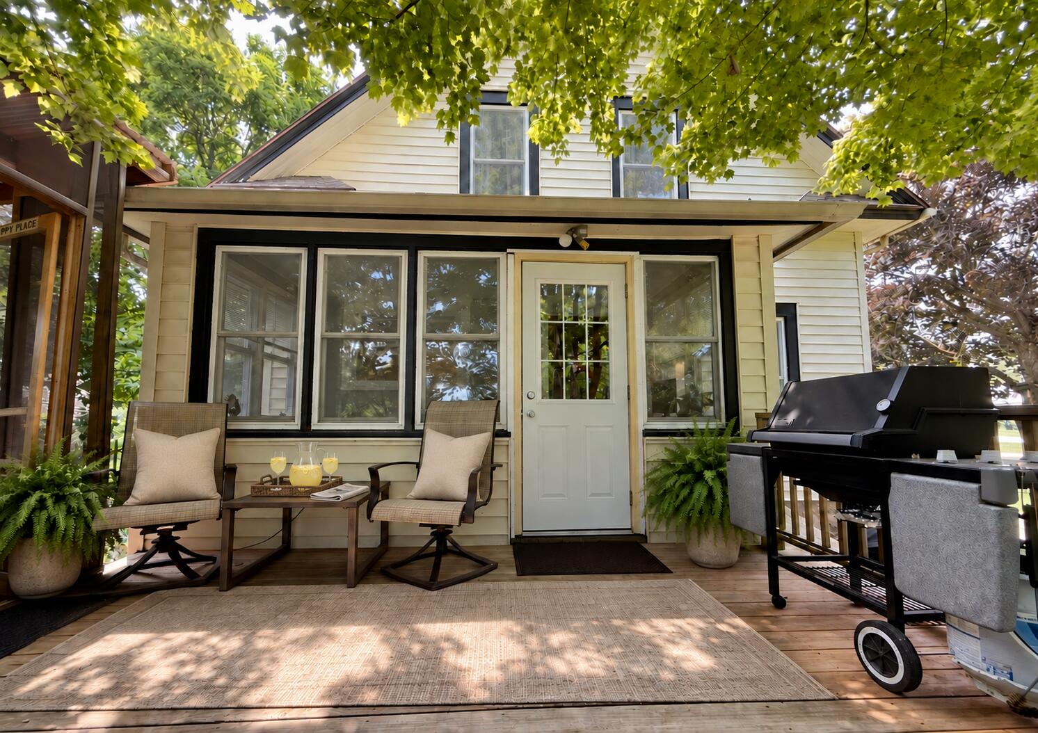 24 W Ash Street Three Oaks MI 49128