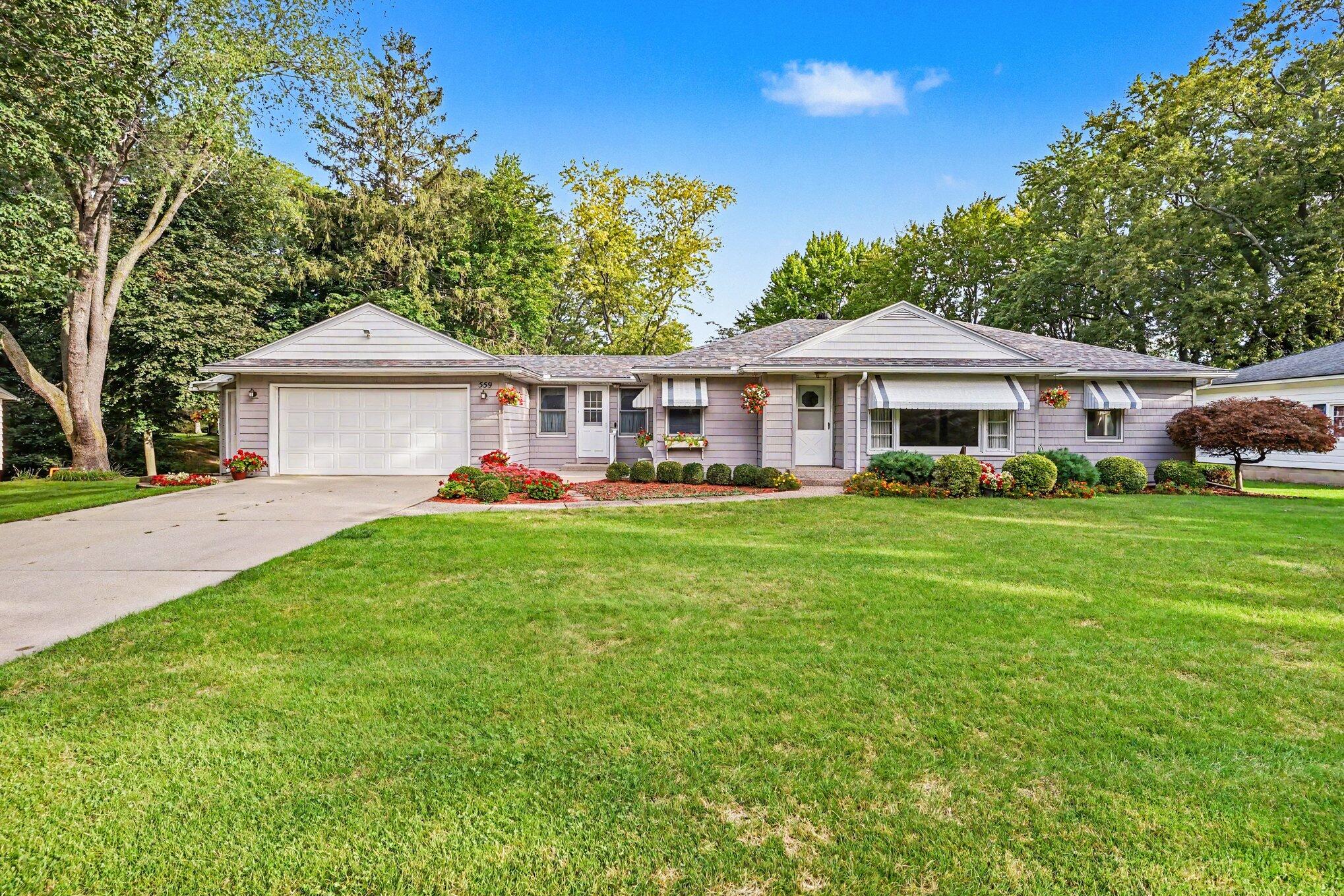 559 32nd Street Holland MI 49423