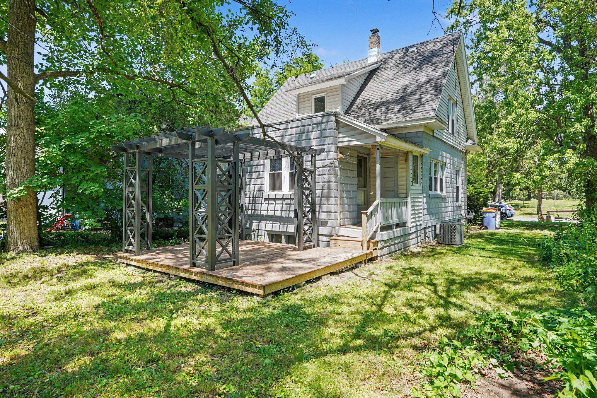 728 Adams Street SE Grand Rapids MI 49507