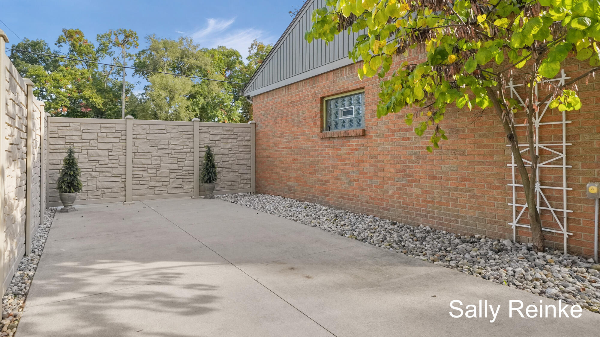 1424 3 Mile Road NE Grand Rapids MI 49505