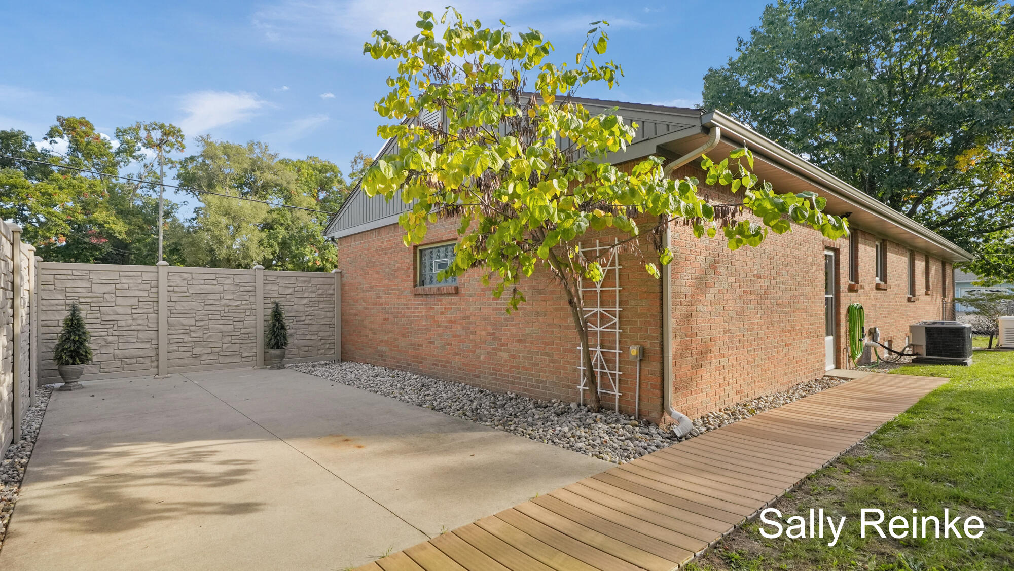 1424 3 Mile Road NE Grand Rapids MI 49505