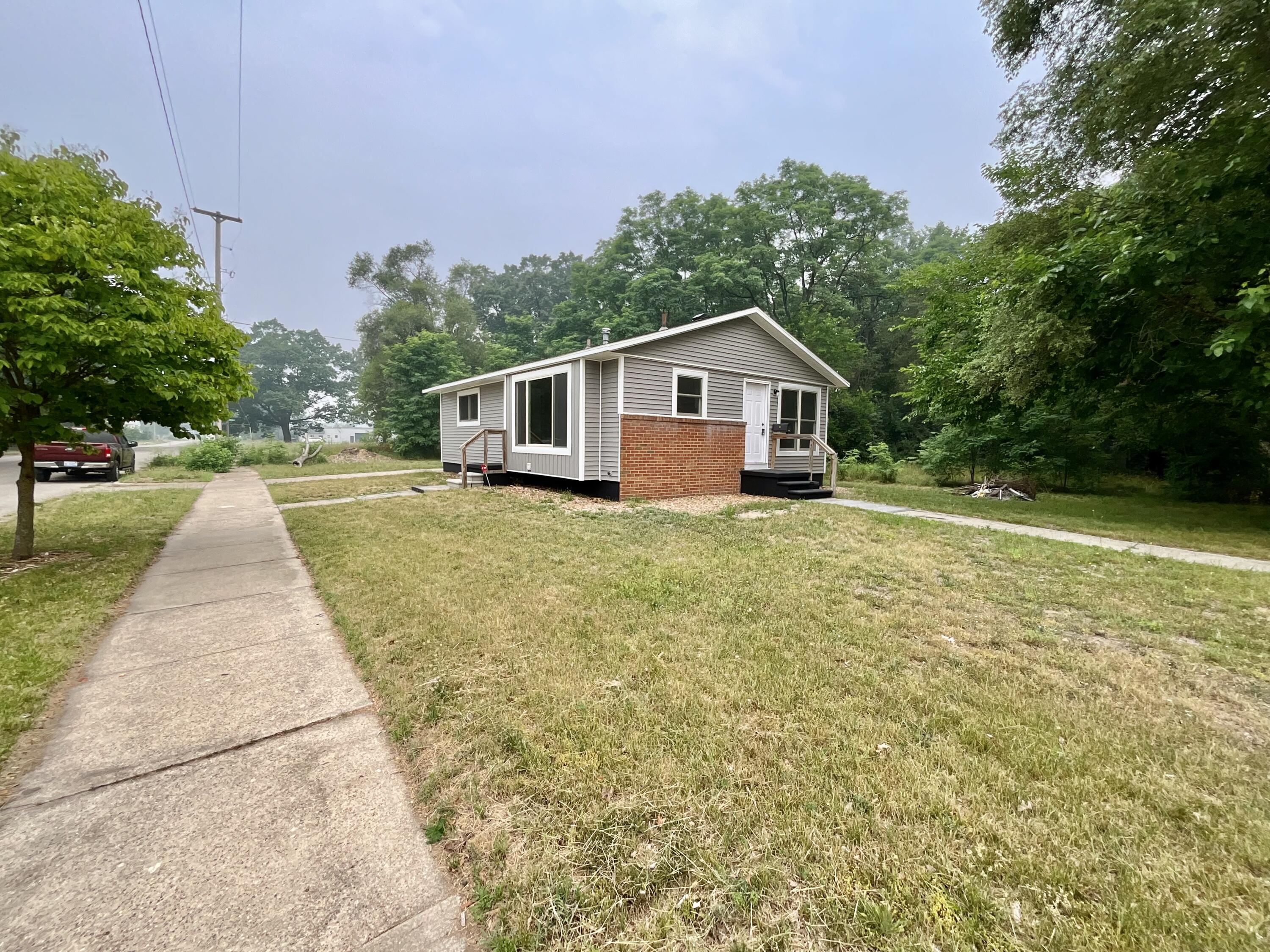 2245 8th Street Muskegon MI 49444