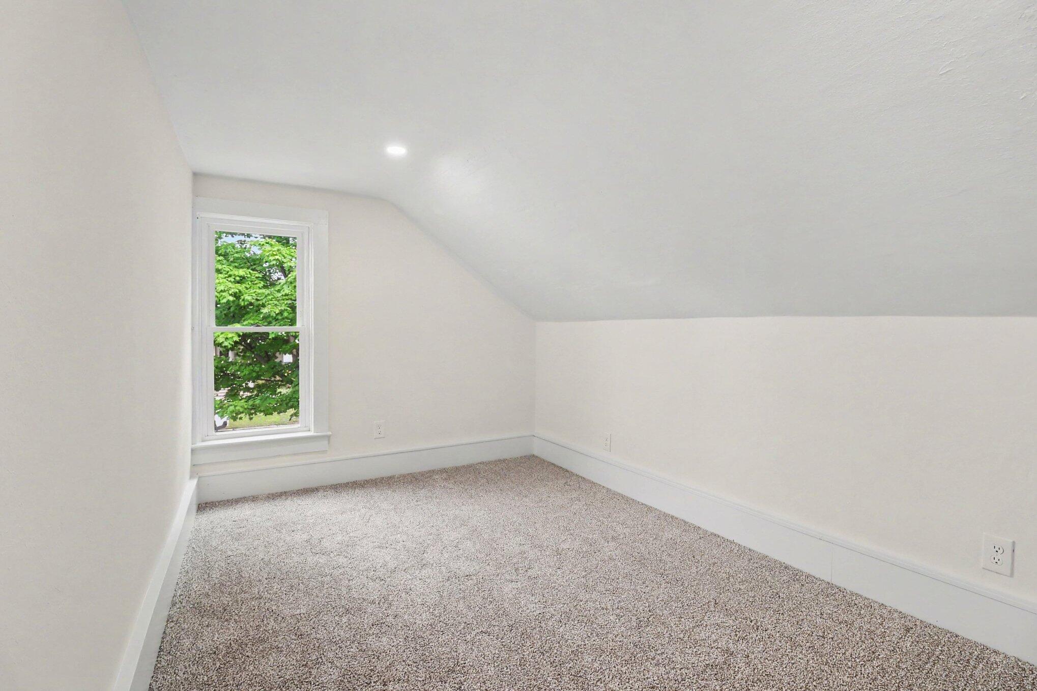 319 N Rowe Street Ludington MI 49431