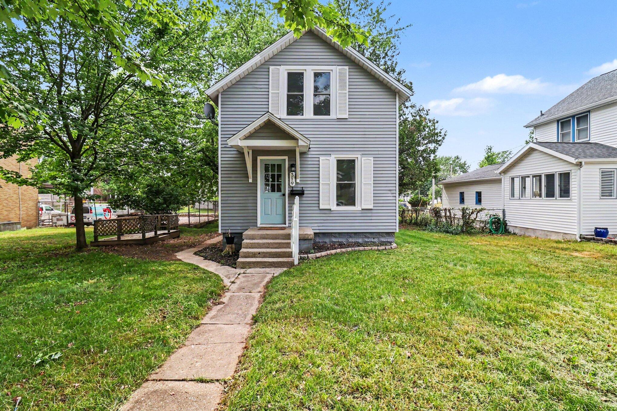 319 N Rowe Street Ludington MI 49431