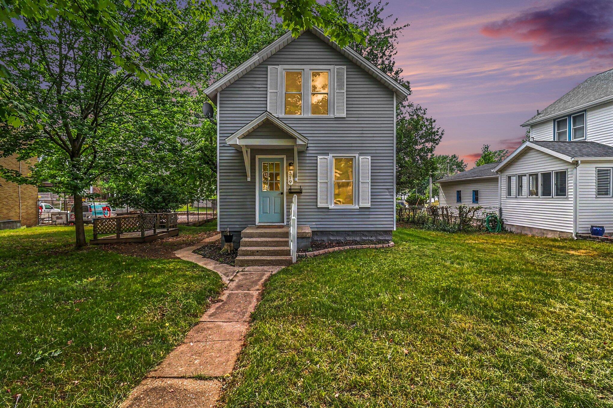 319 N Rowe Street Ludington MI 49431