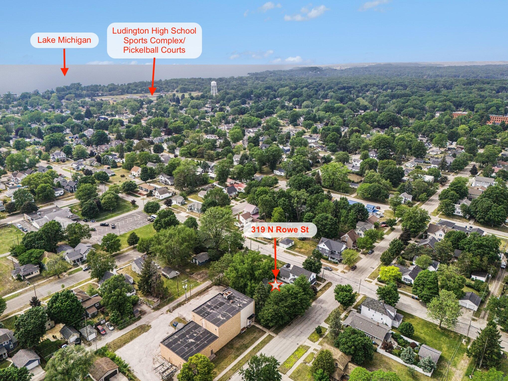 319 N Rowe Street Ludington MI 49431
