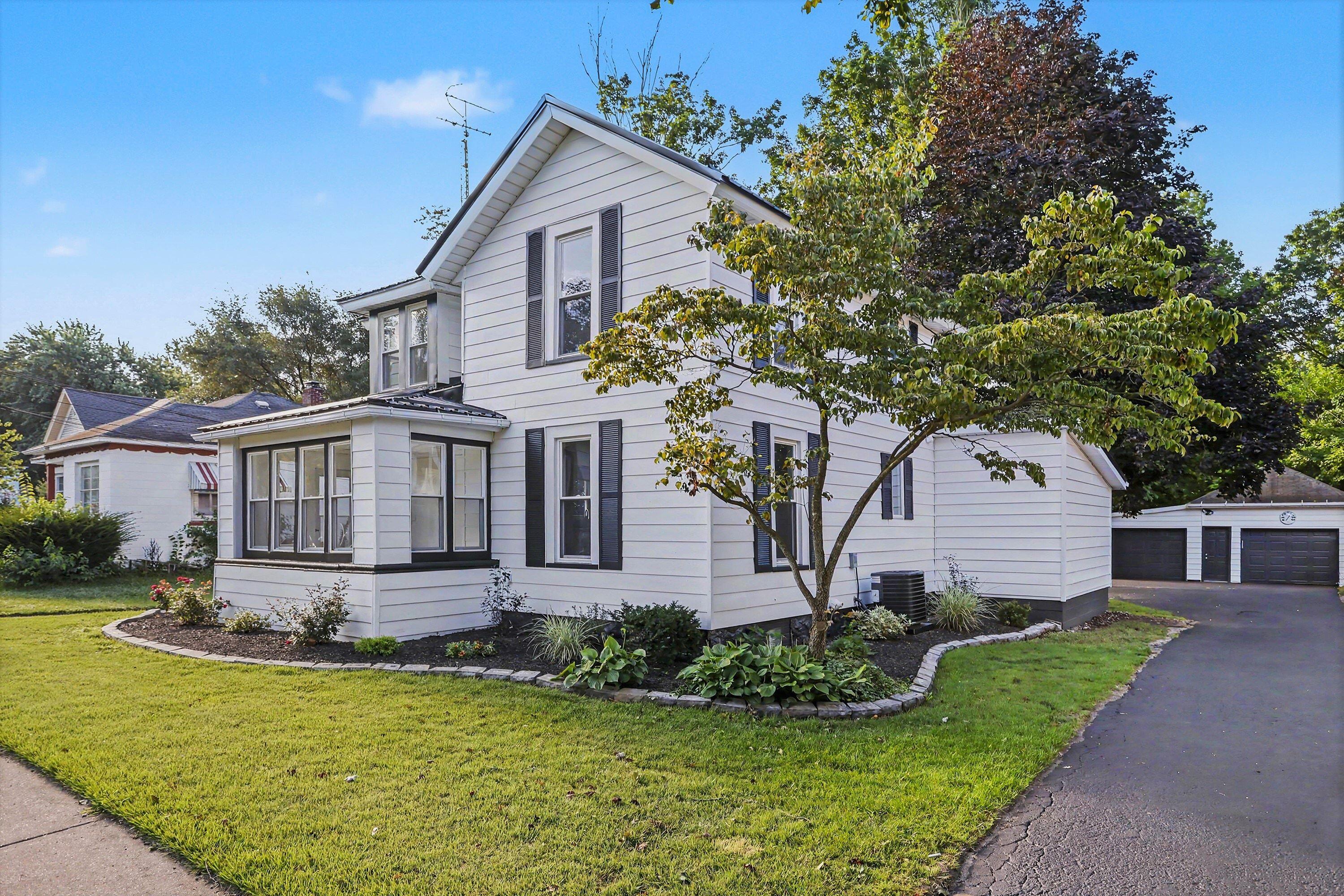 105 W Telegraph Dowagiac MI 49047