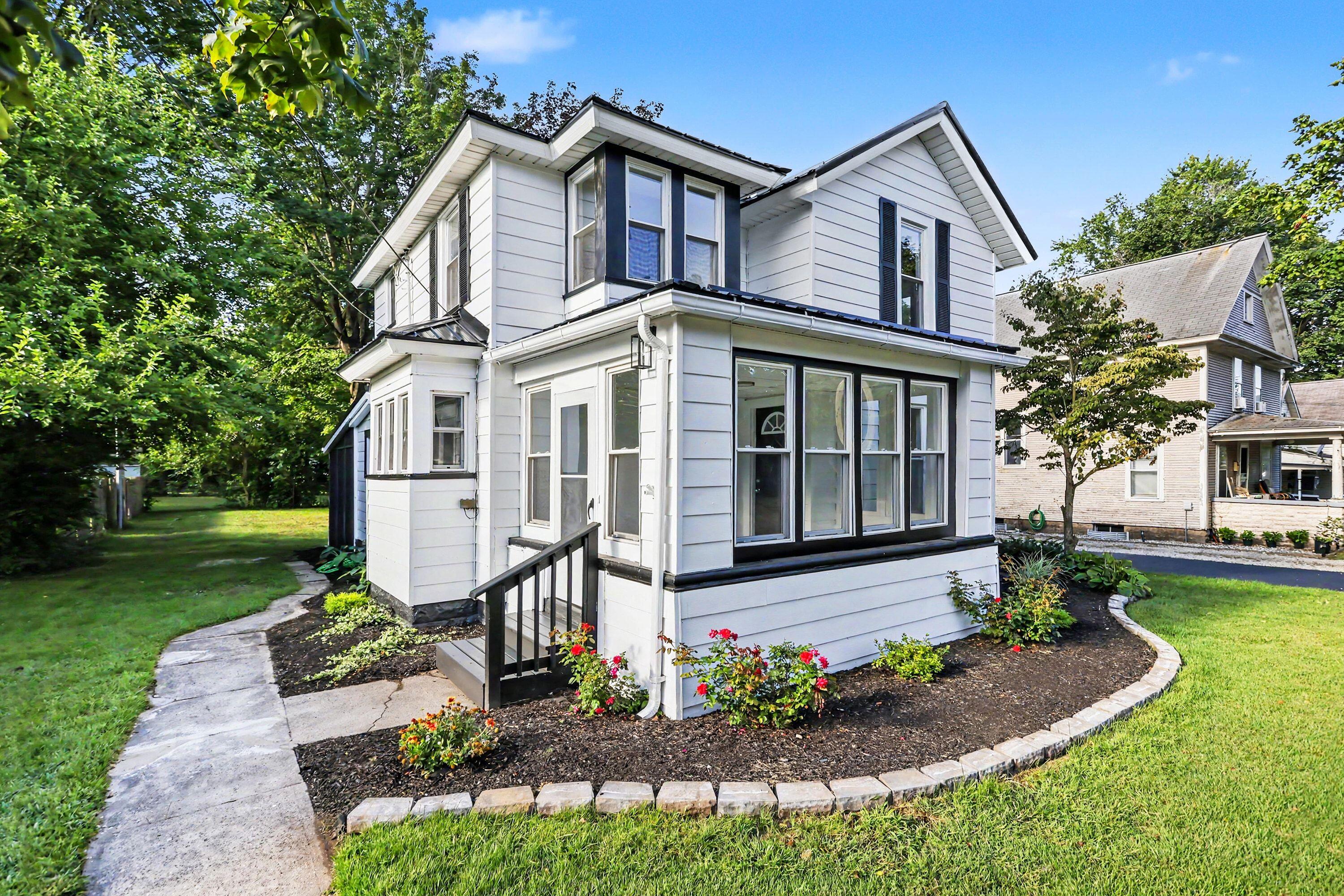 105 W Telegraph Dowagiac MI 49047
