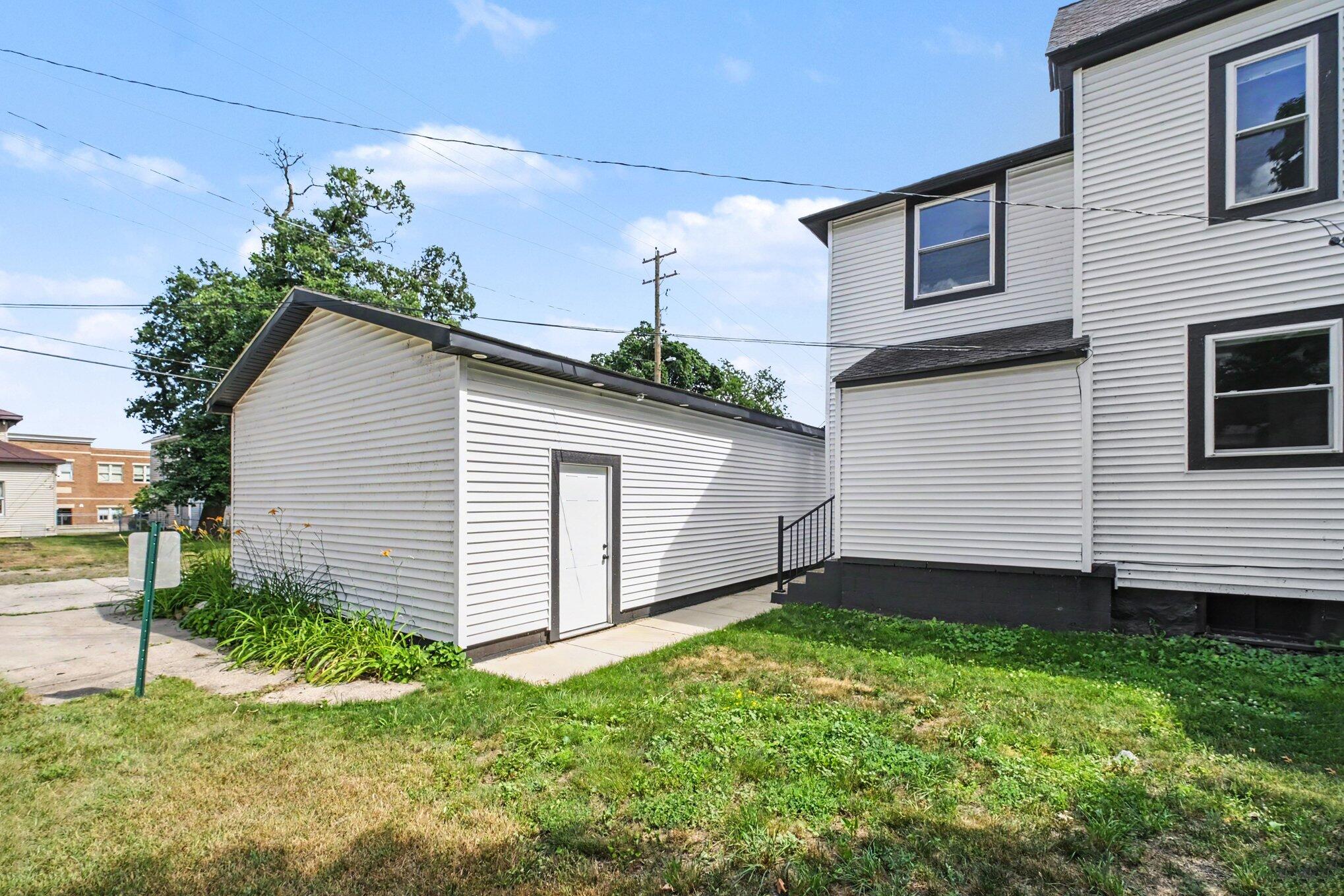 614 Fairview Avenue NE Grand Rapids MI 49503