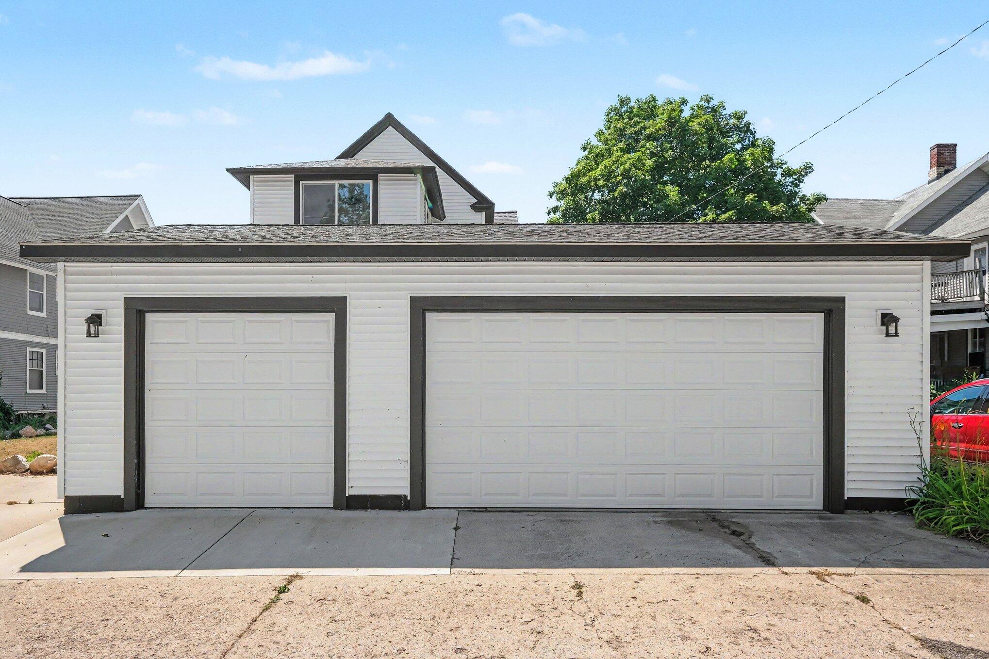 614 Fairview Avenue NE Grand Rapids MI 49503