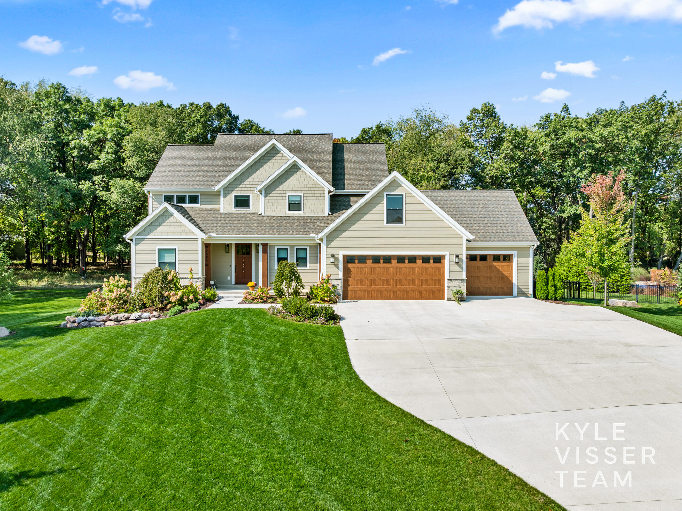 Ada MI, 7585 Gaslight Court SE