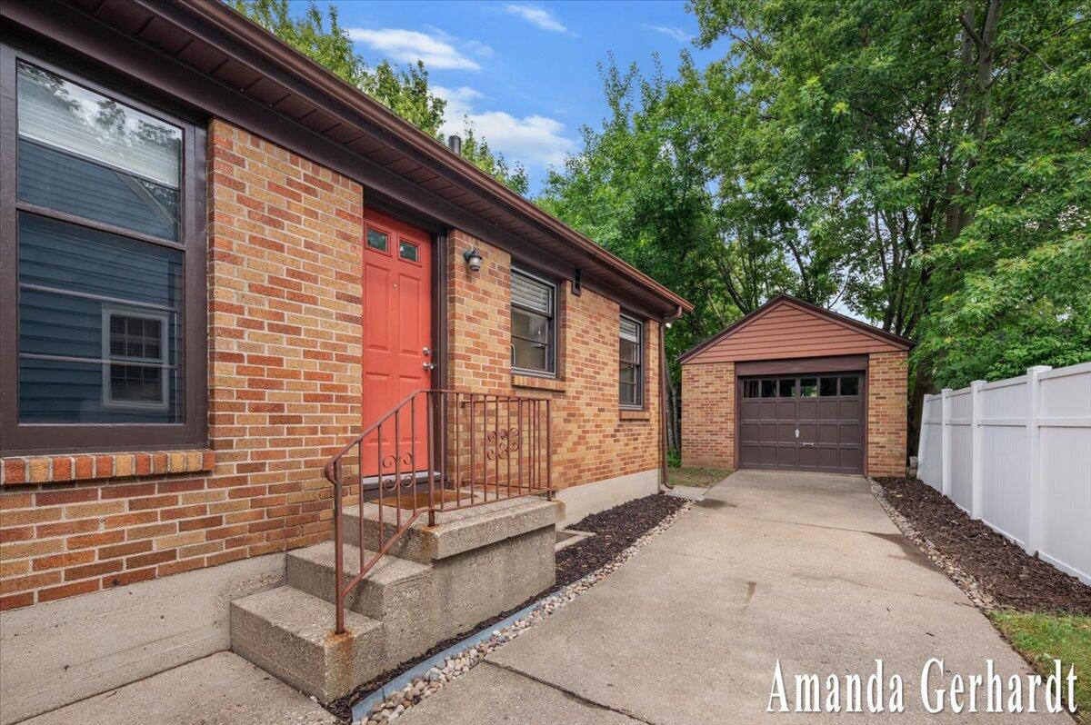 1549 Griggs Street SE Grand Rapids MI 49507