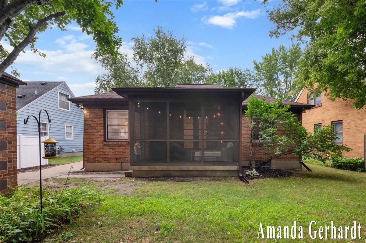 1549 Griggs Street SE Grand Rapids MI 49507