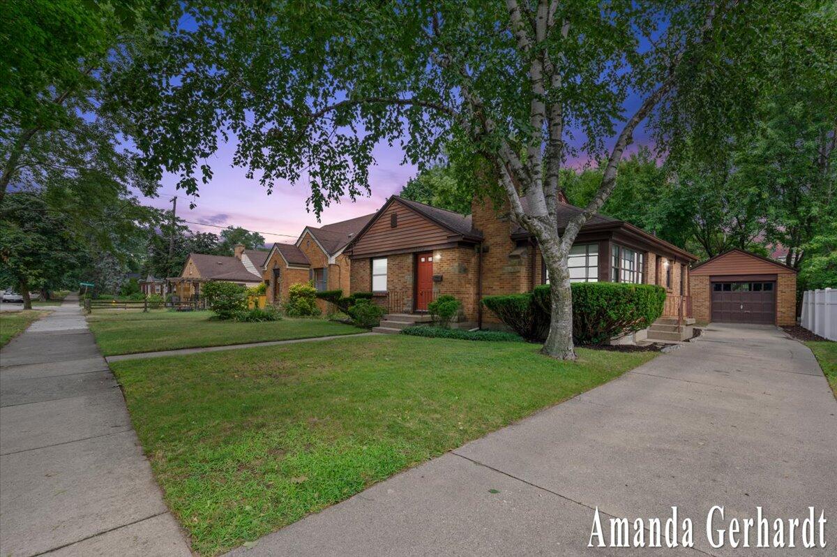 1549 Griggs Street SE Grand Rapids MI 49507