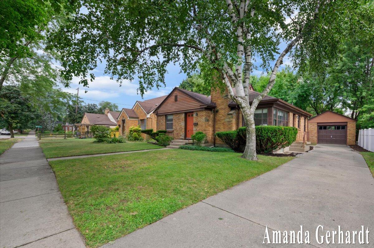 1549 Griggs Street SE Grand Rapids MI 49507