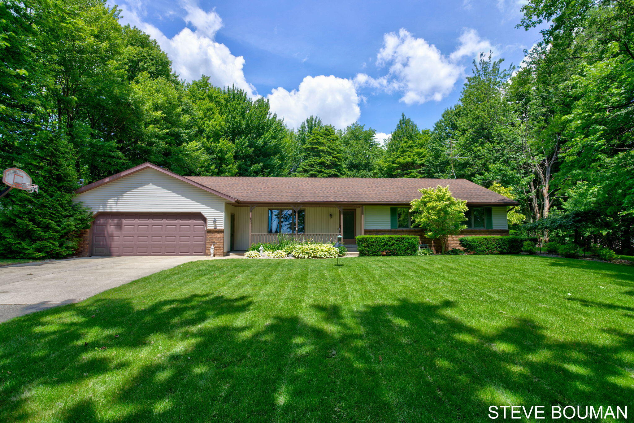 5915 141st Avenue Holland MI 49423