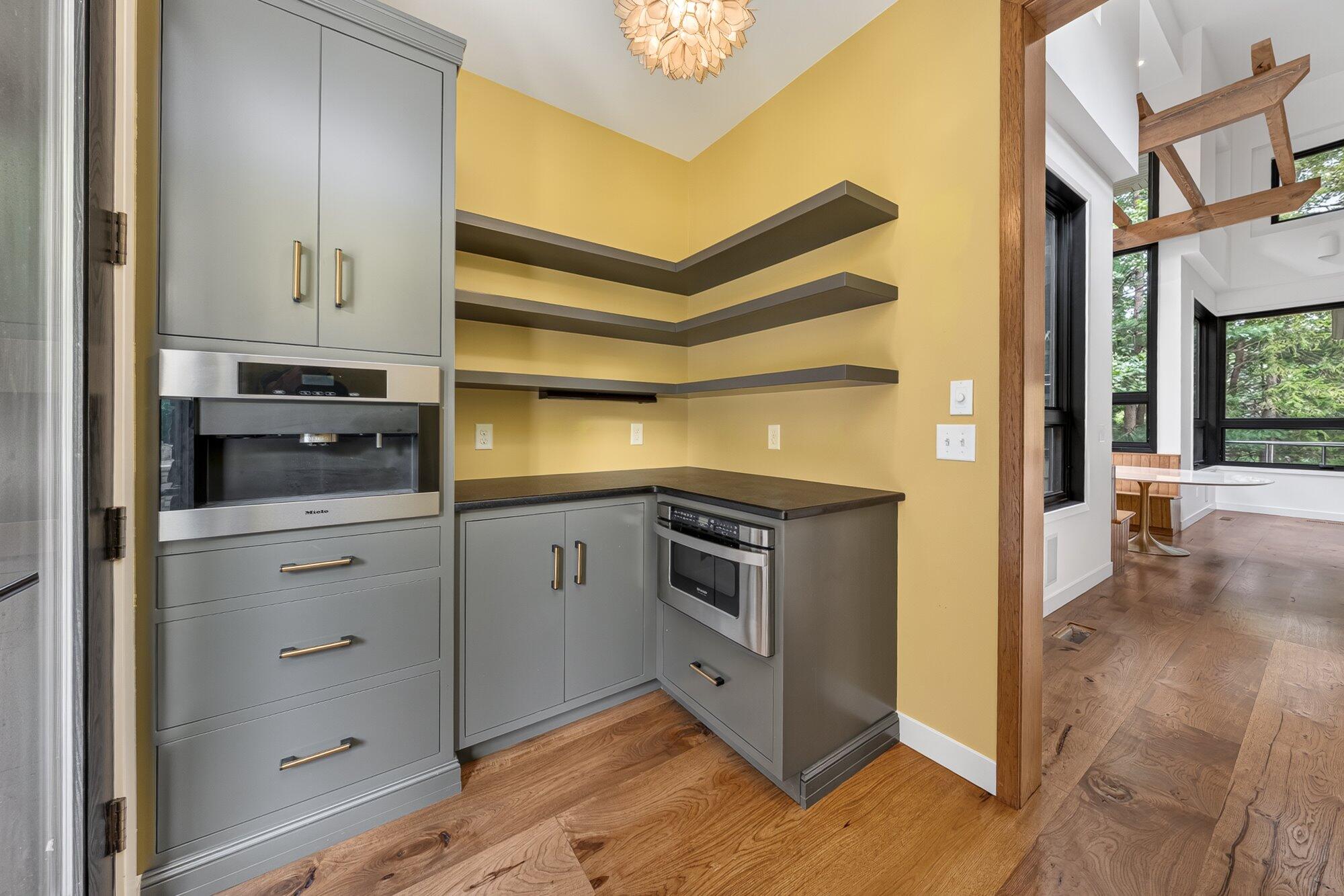 2246 Shelter Pointe Drive Kalamazoo MI 49008