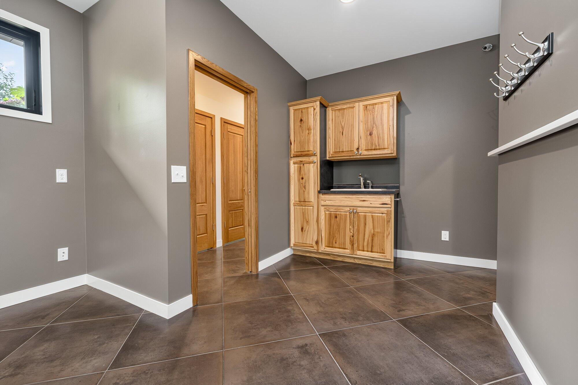 2246 Shelter Pointe Drive Kalamazoo MI 49008