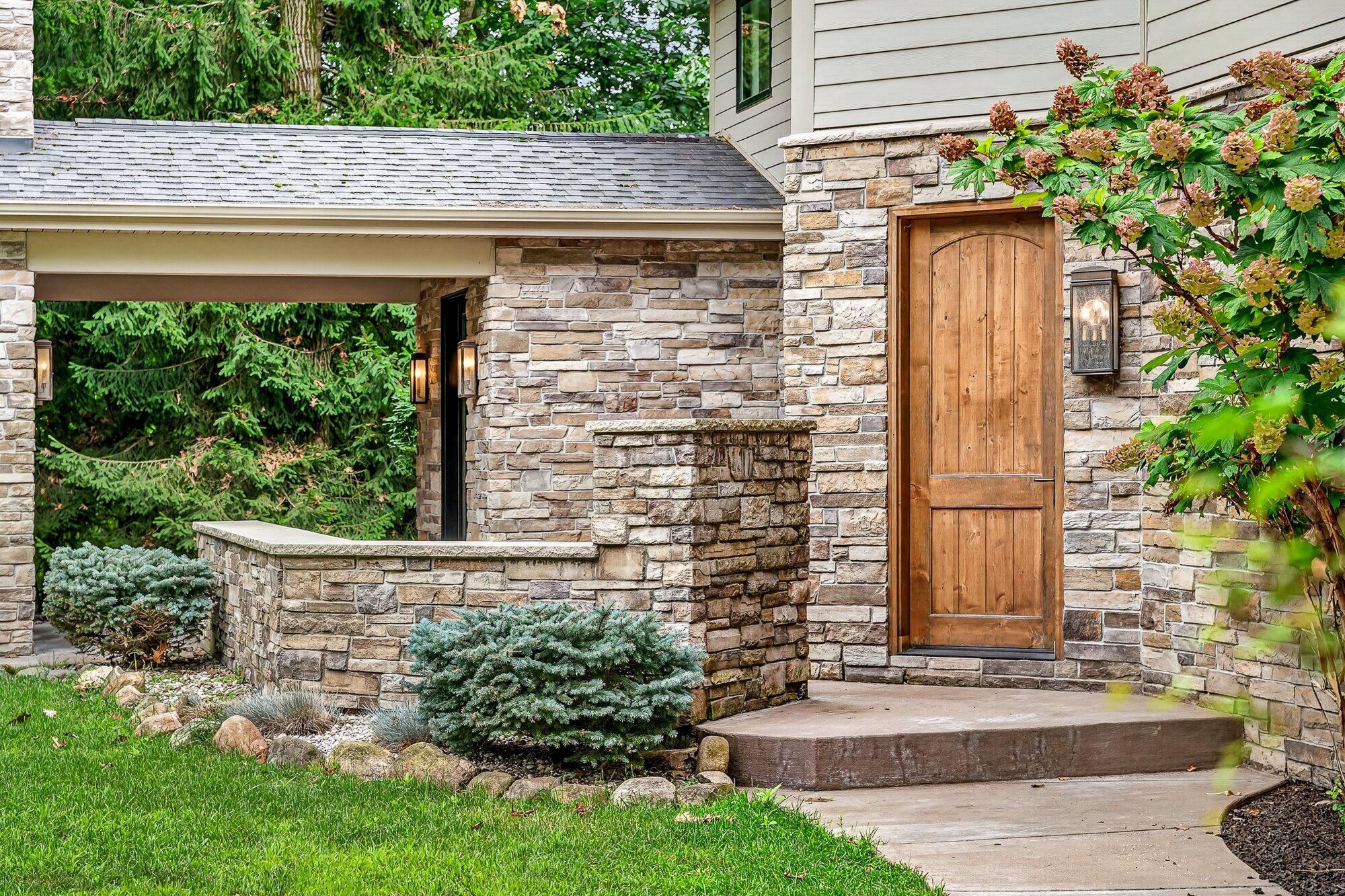 2246 Shelter Pointe Drive Kalamazoo MI 49008