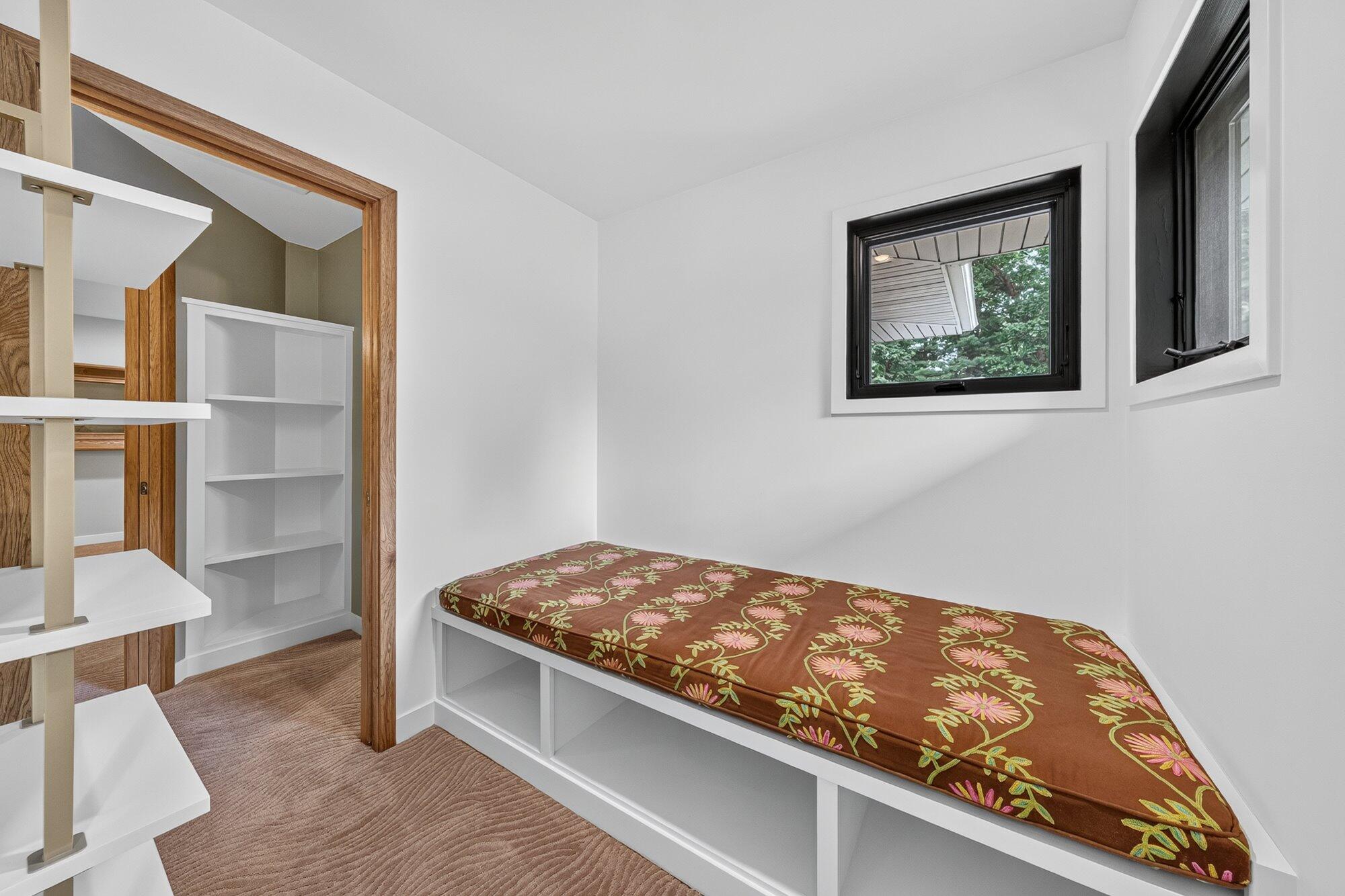 2246 Shelter Pointe Drive Kalamazoo MI 49008