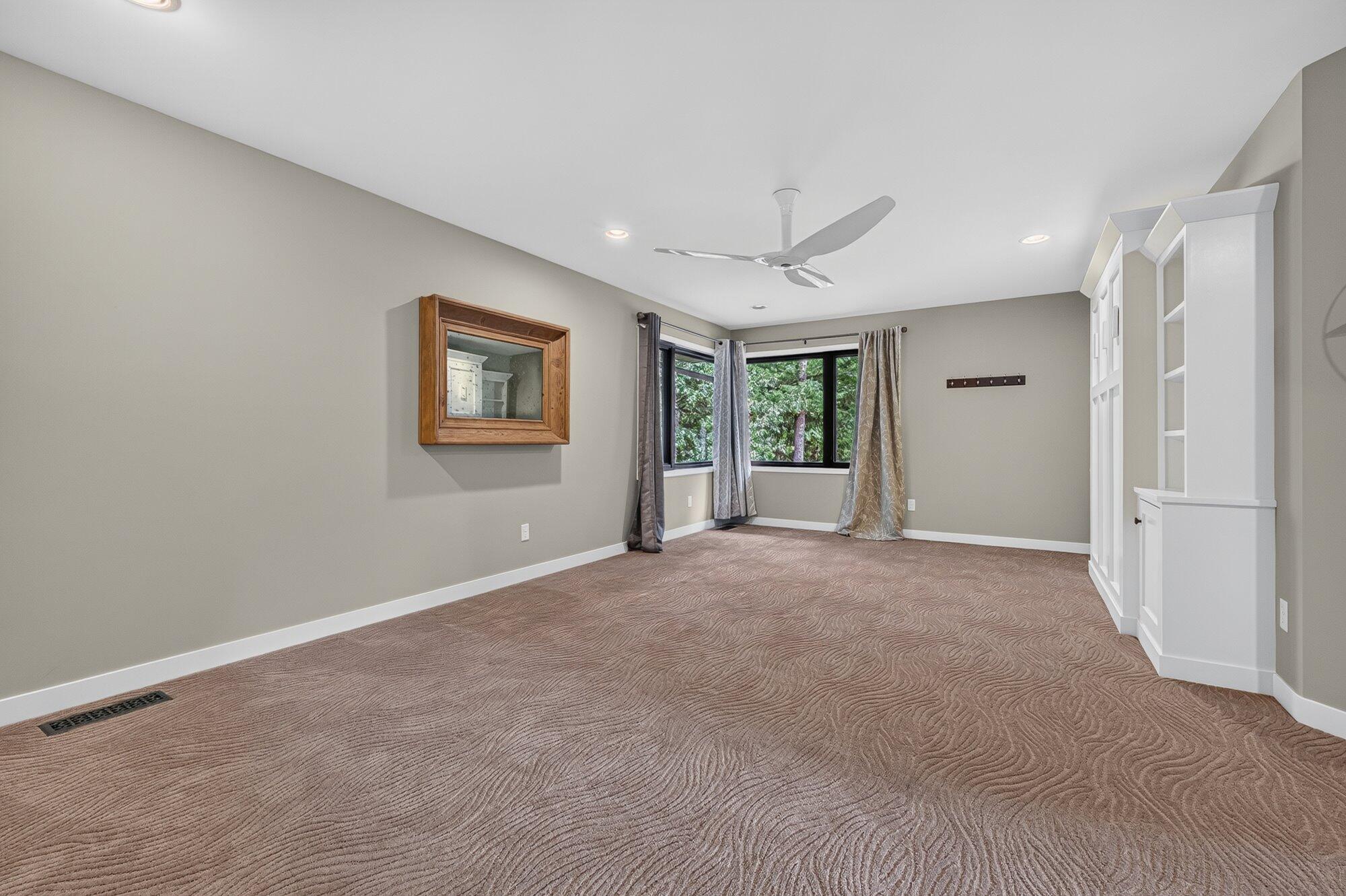 2246 Shelter Pointe Drive Kalamazoo MI 49008