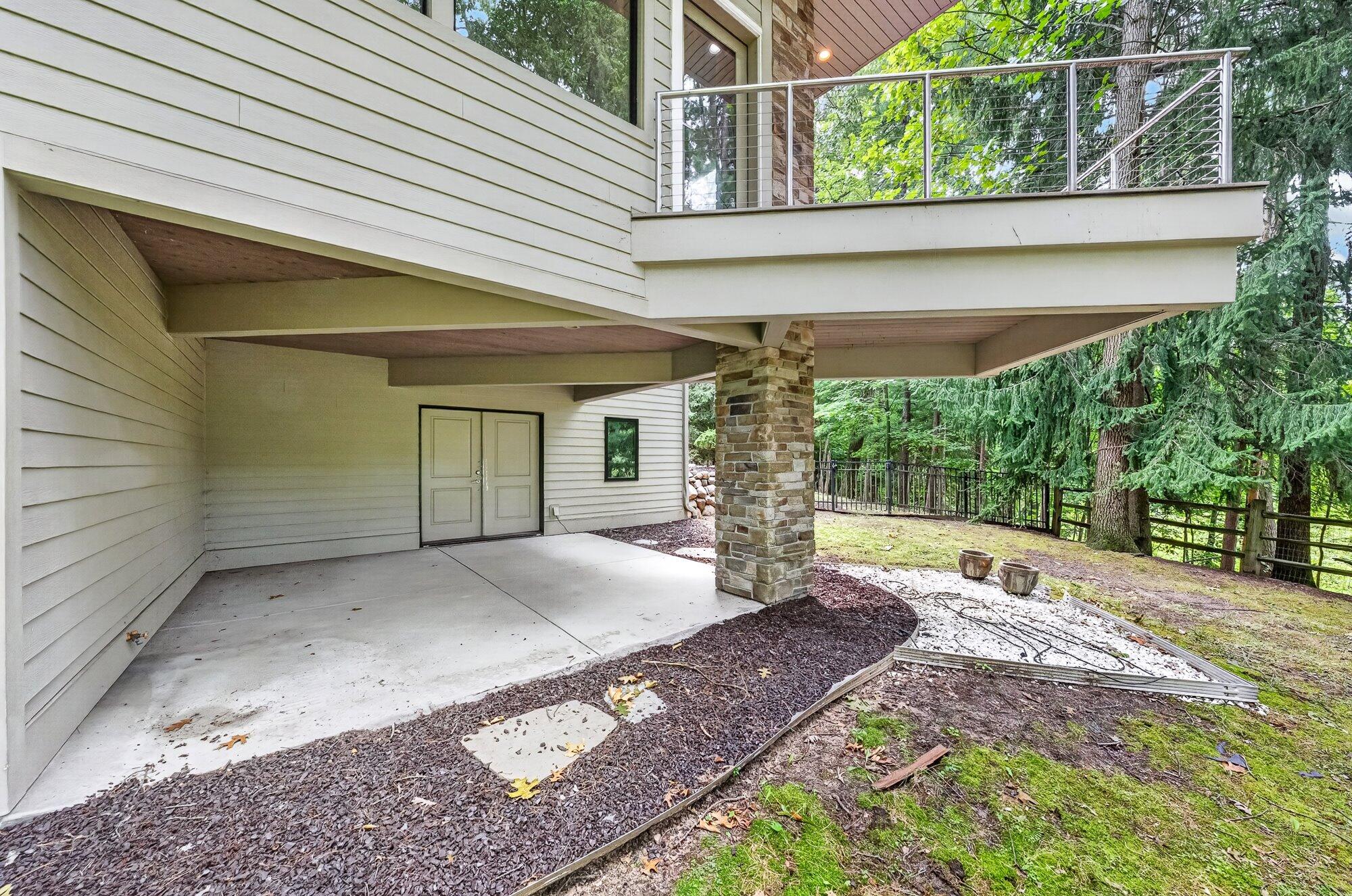 2246 Shelter Pointe Drive Kalamazoo MI 49008