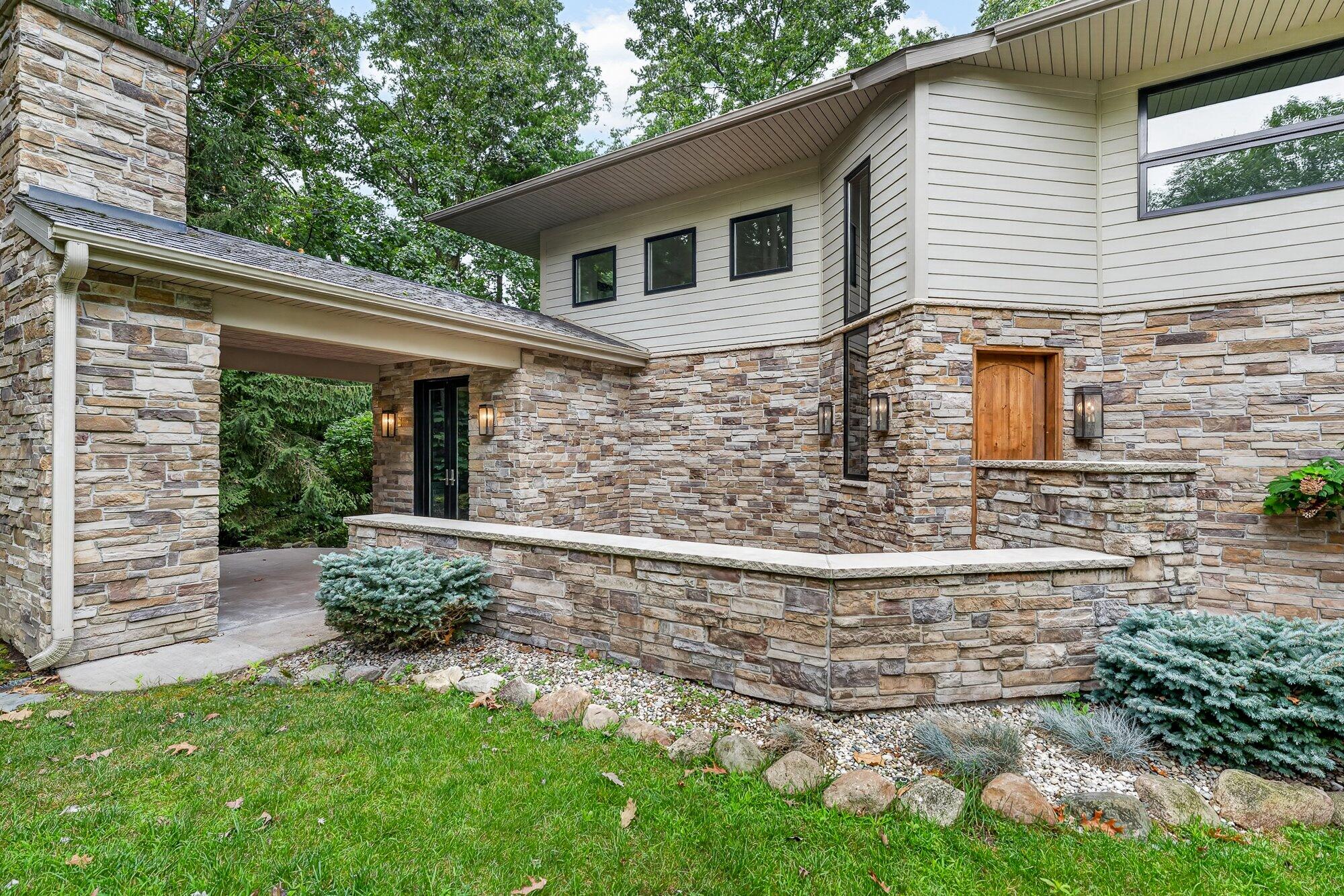 2246 Shelter Pointe Drive Kalamazoo MI 49008