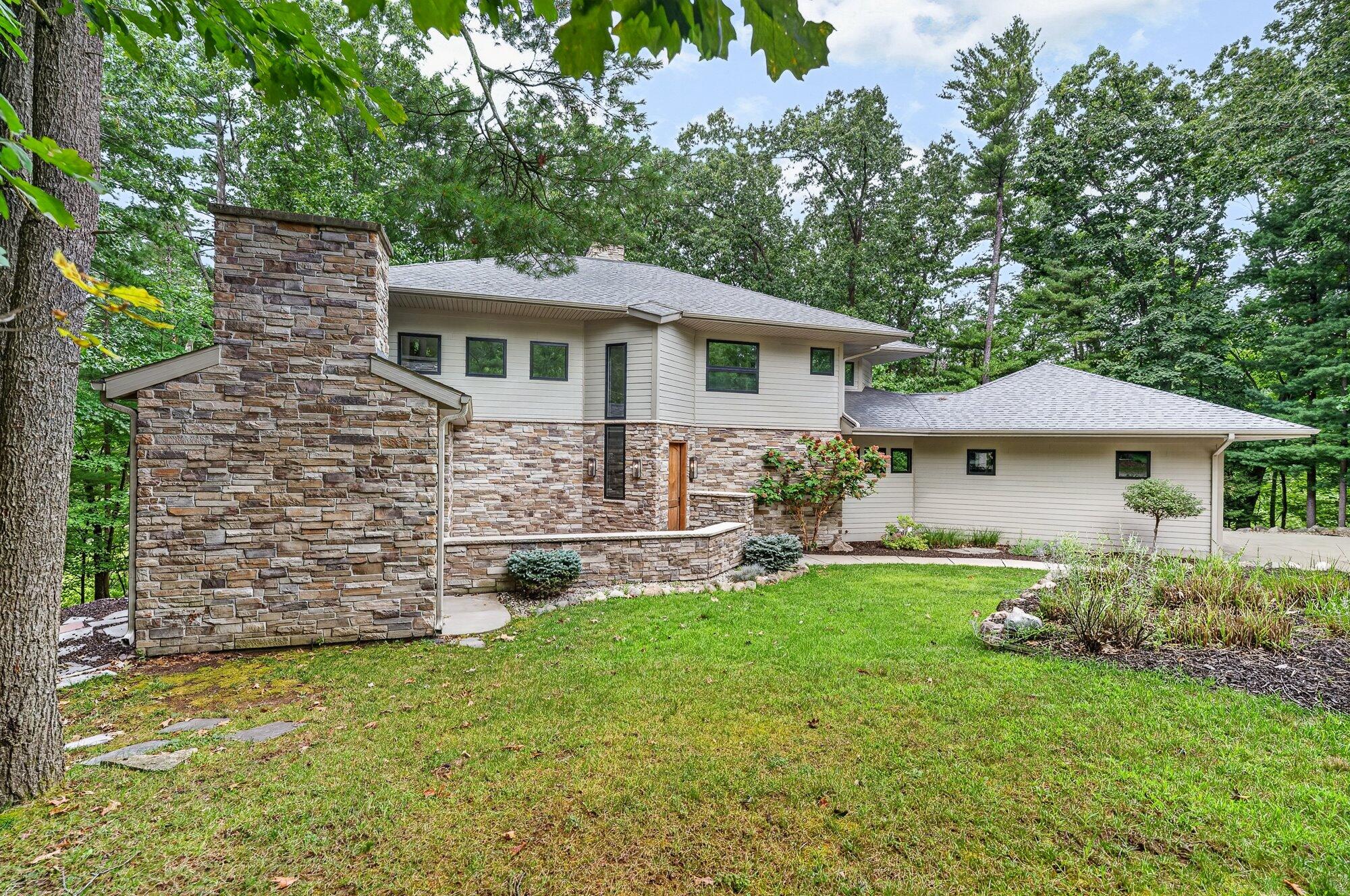 2246 Shelter Pointe Drive Kalamazoo MI 49008